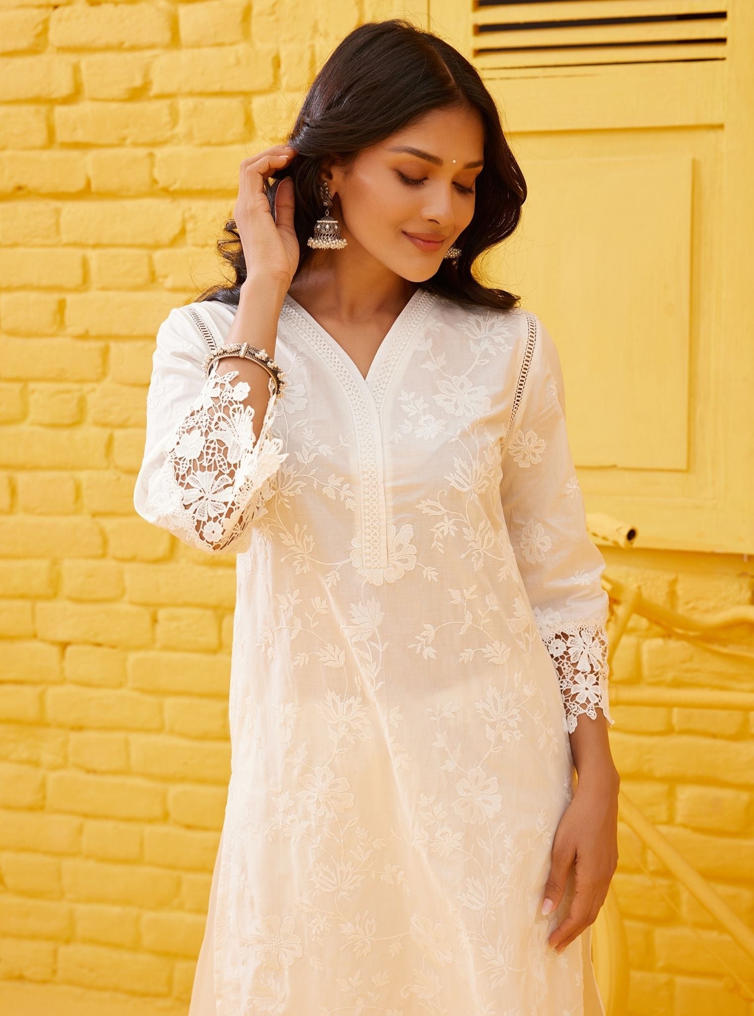 Mulmul Cotton Roli Off White Kurta With Mulmul Cotton Roli Off White Pant