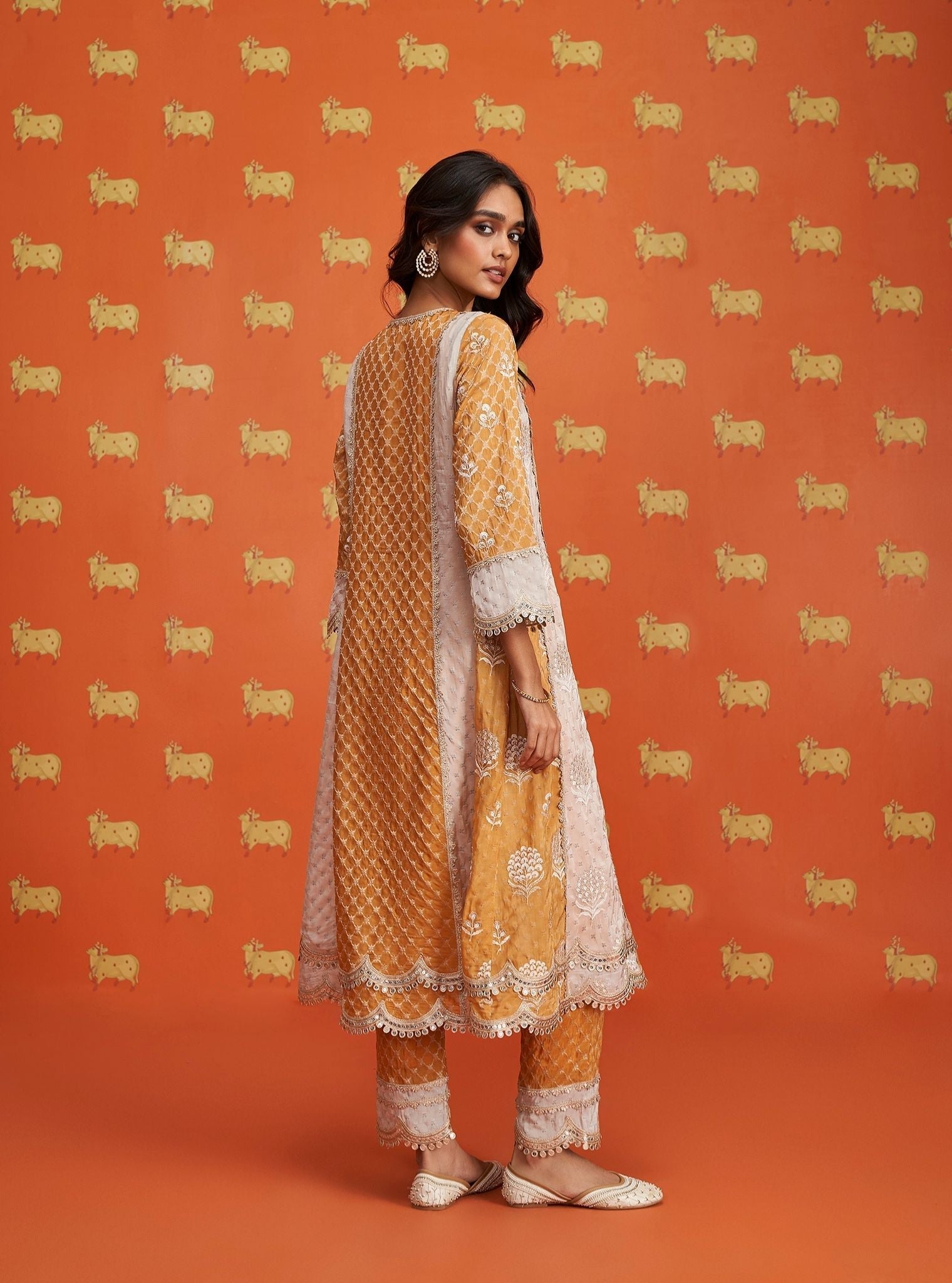 Mulmul Banarsi Kairee Mustard Kurta With Mulmul Banarsi Kairee Mustard Pant