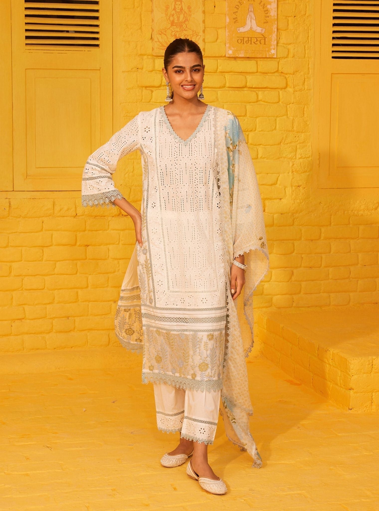 Mulmul Cotton Maithali Off White Kurta With Mulmul Cotton Maithali Off White Pant