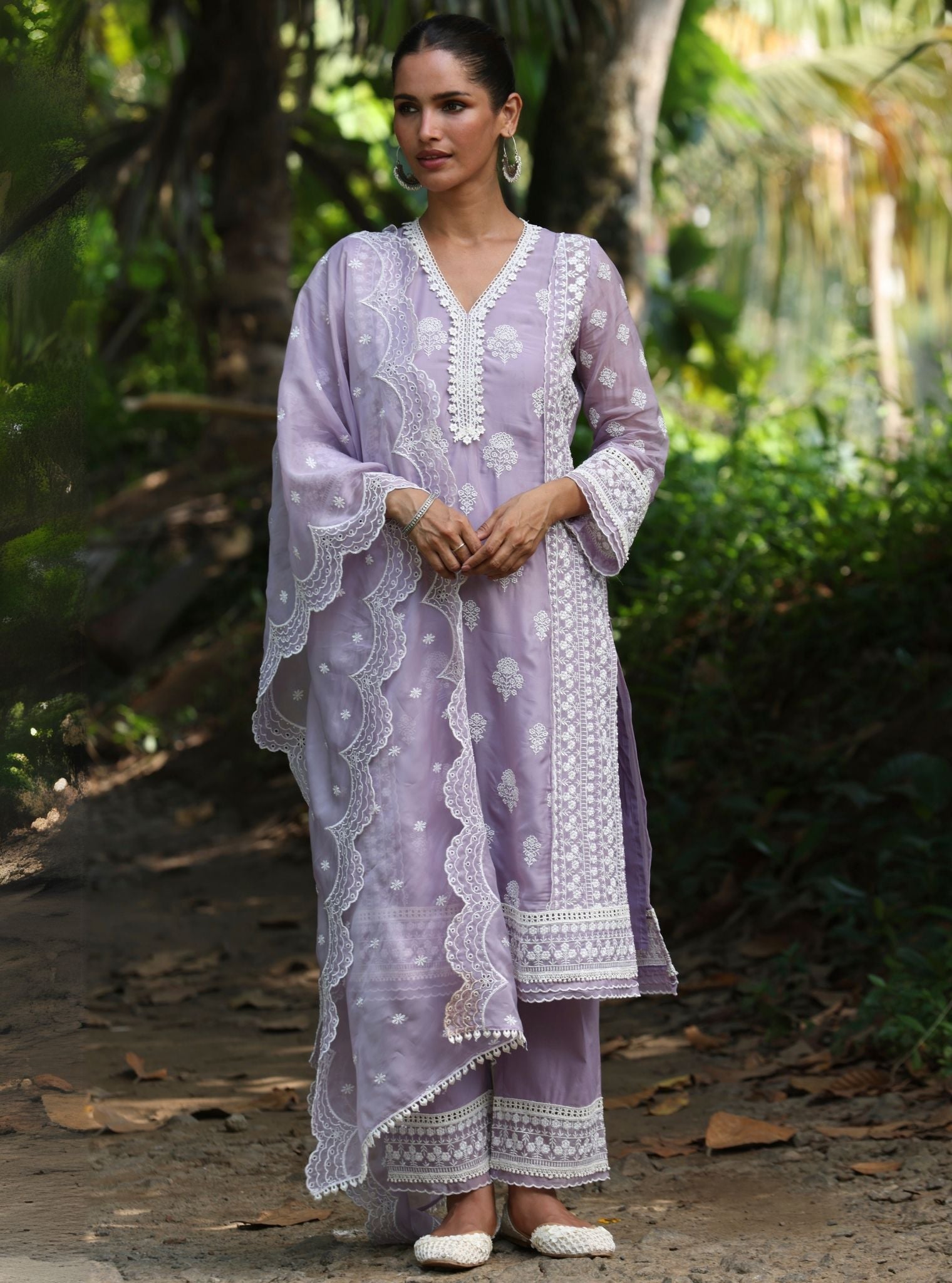 Mulmul Organza Kari Lavender Kurta With Mulmul Cotton Kari Lavender Pant