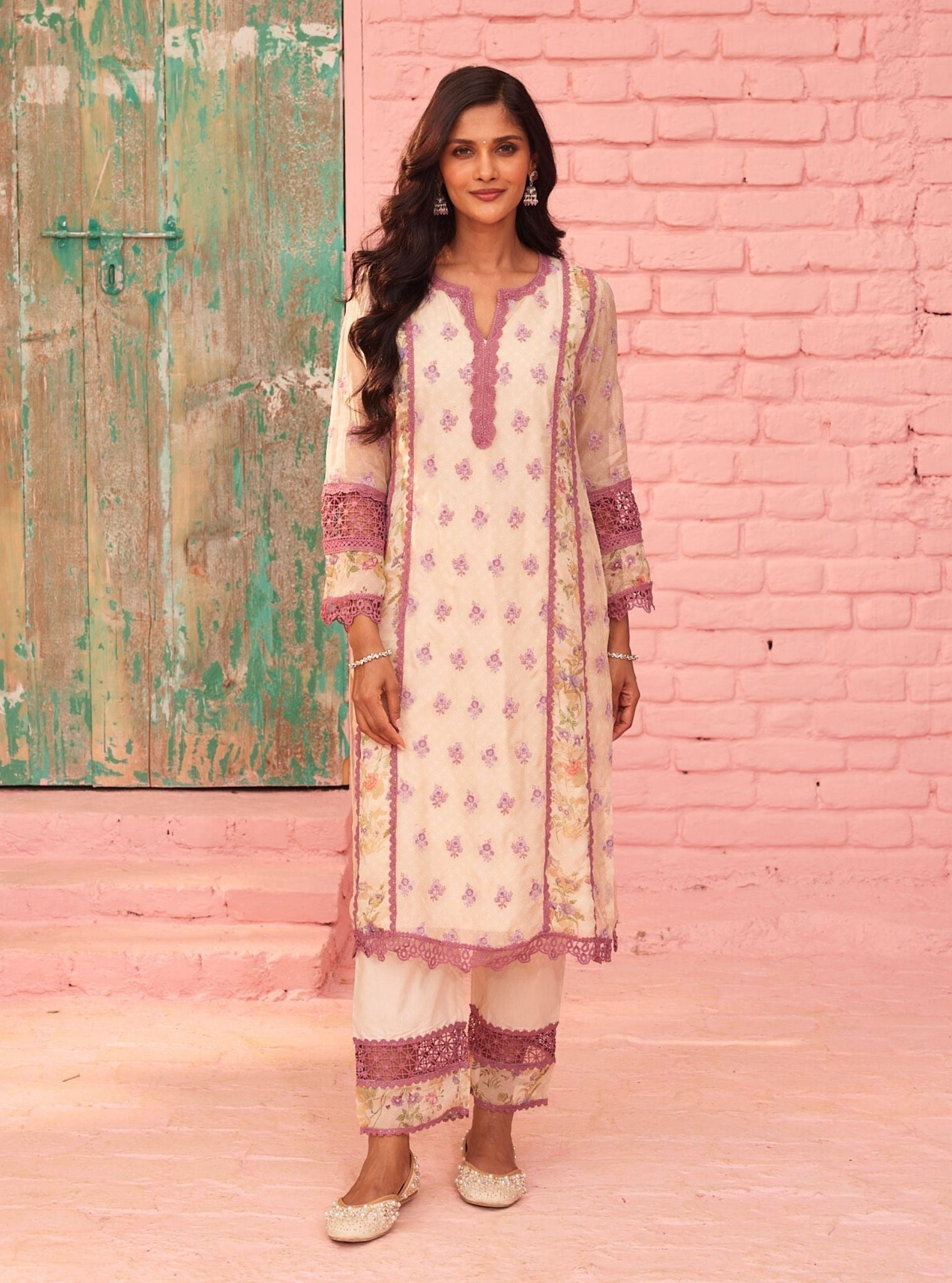 Mulmul Organza Printed Alwen Off White Kurta With Mulmul Cotton Alwen Off White Pant