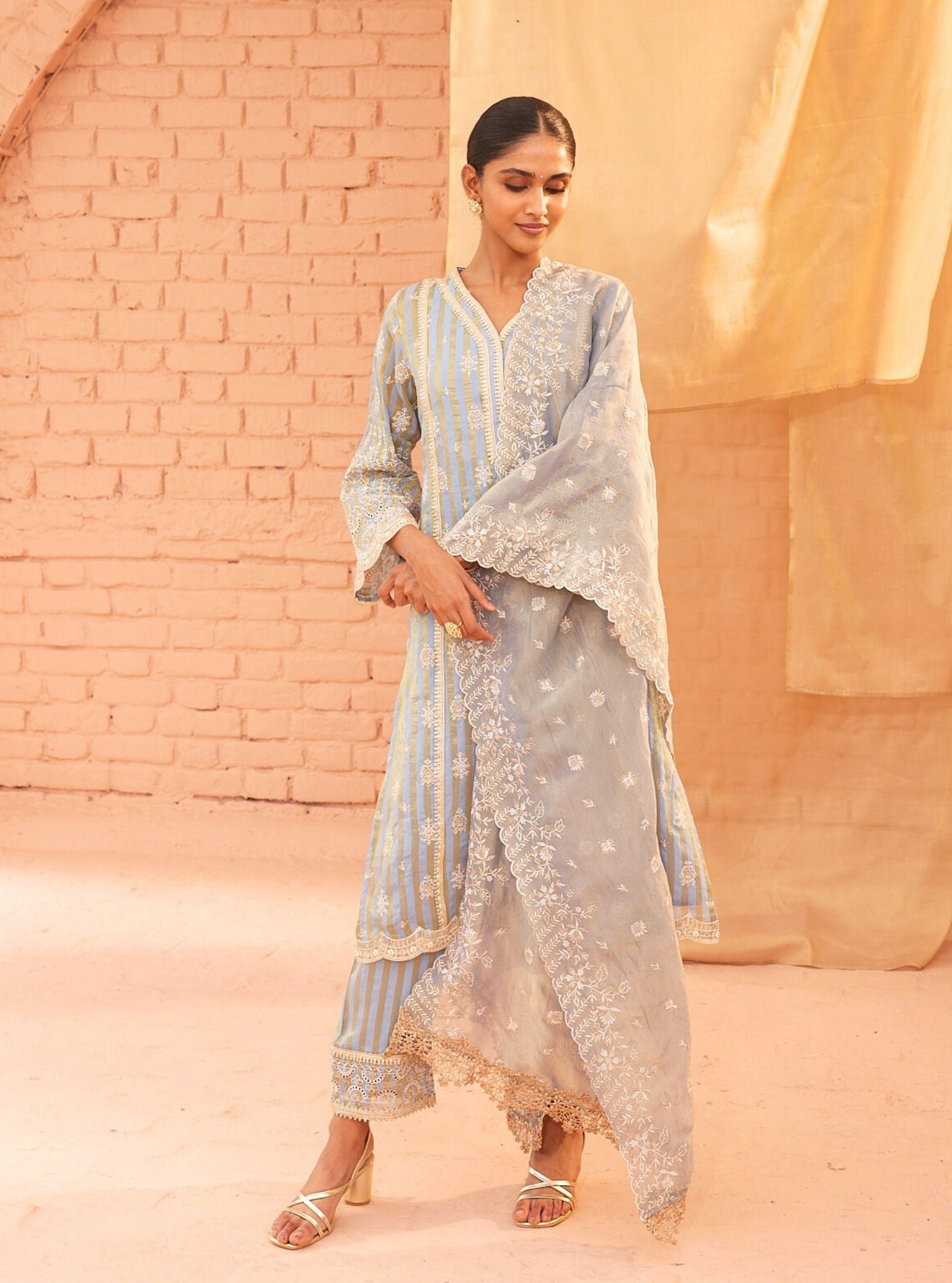 Mulmil Banarsi Hayden Blue Kurta With Mulmul Banarsi Hayden Blue Pant