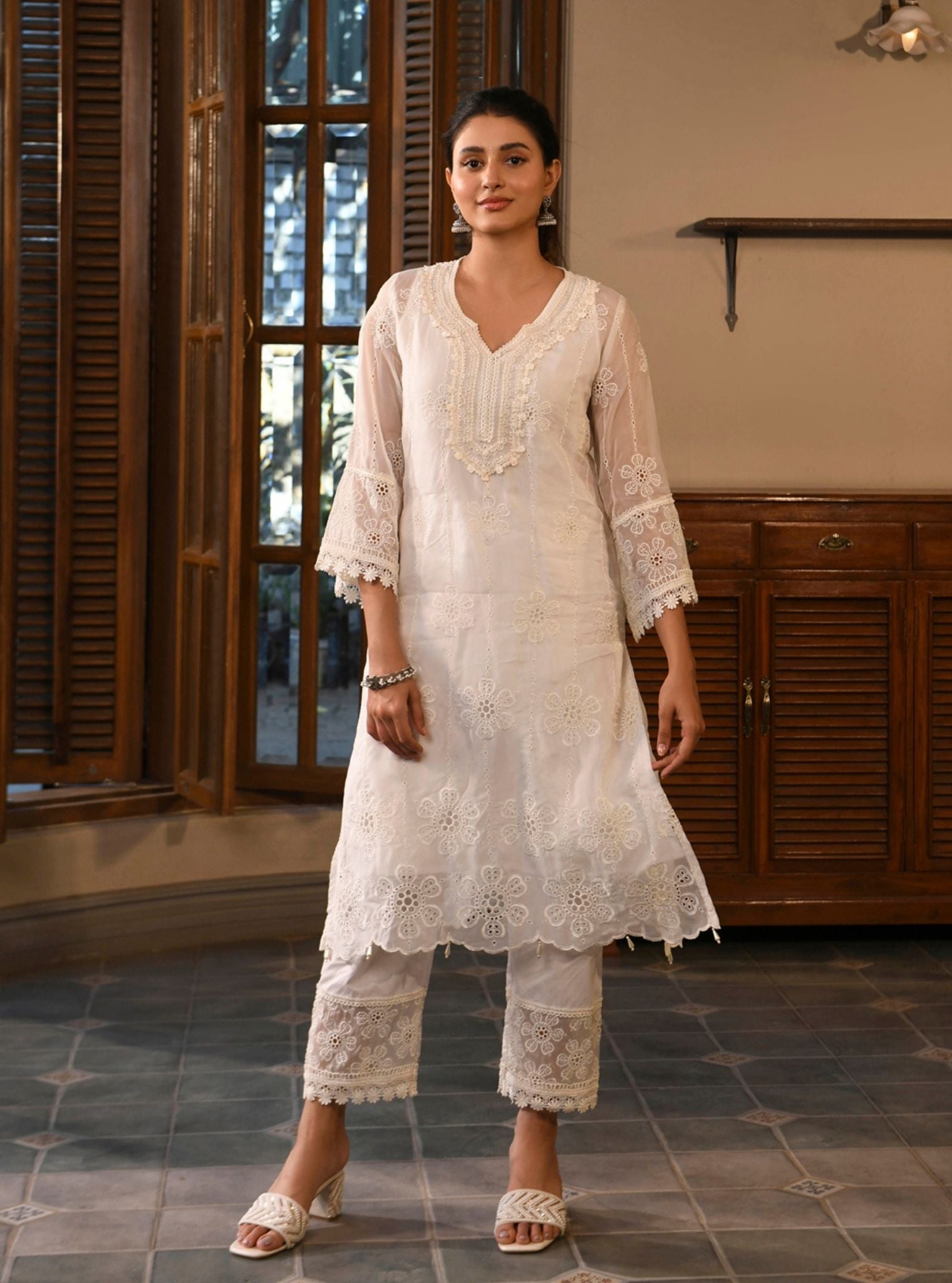 Mulmul Organza Bita White Kurta With Mulmul Cotton Bita White Pant