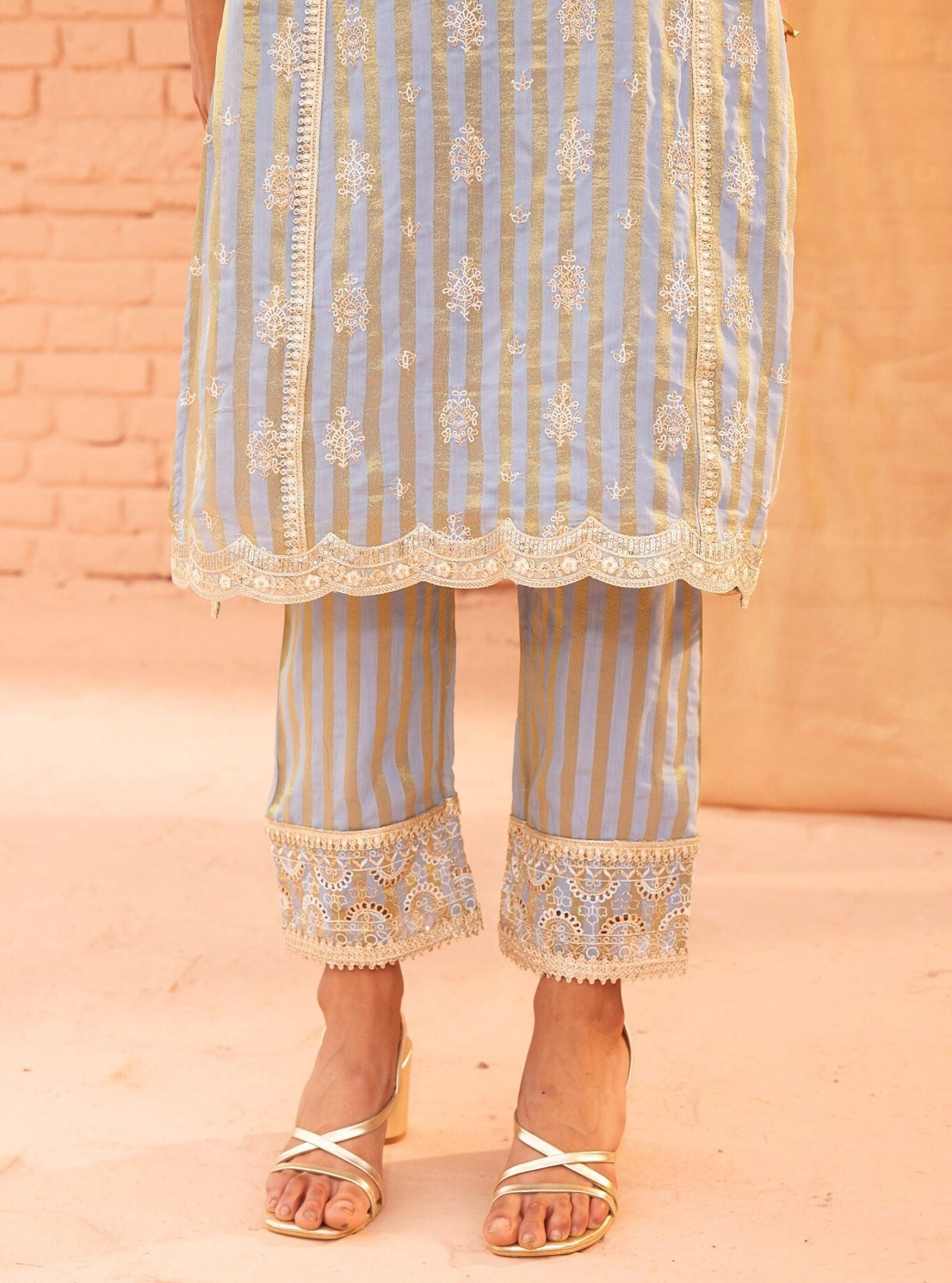 Mulmil Banarsi Hayden Blue Kurta With Mulmul Banarsi Hayden Blue Pant