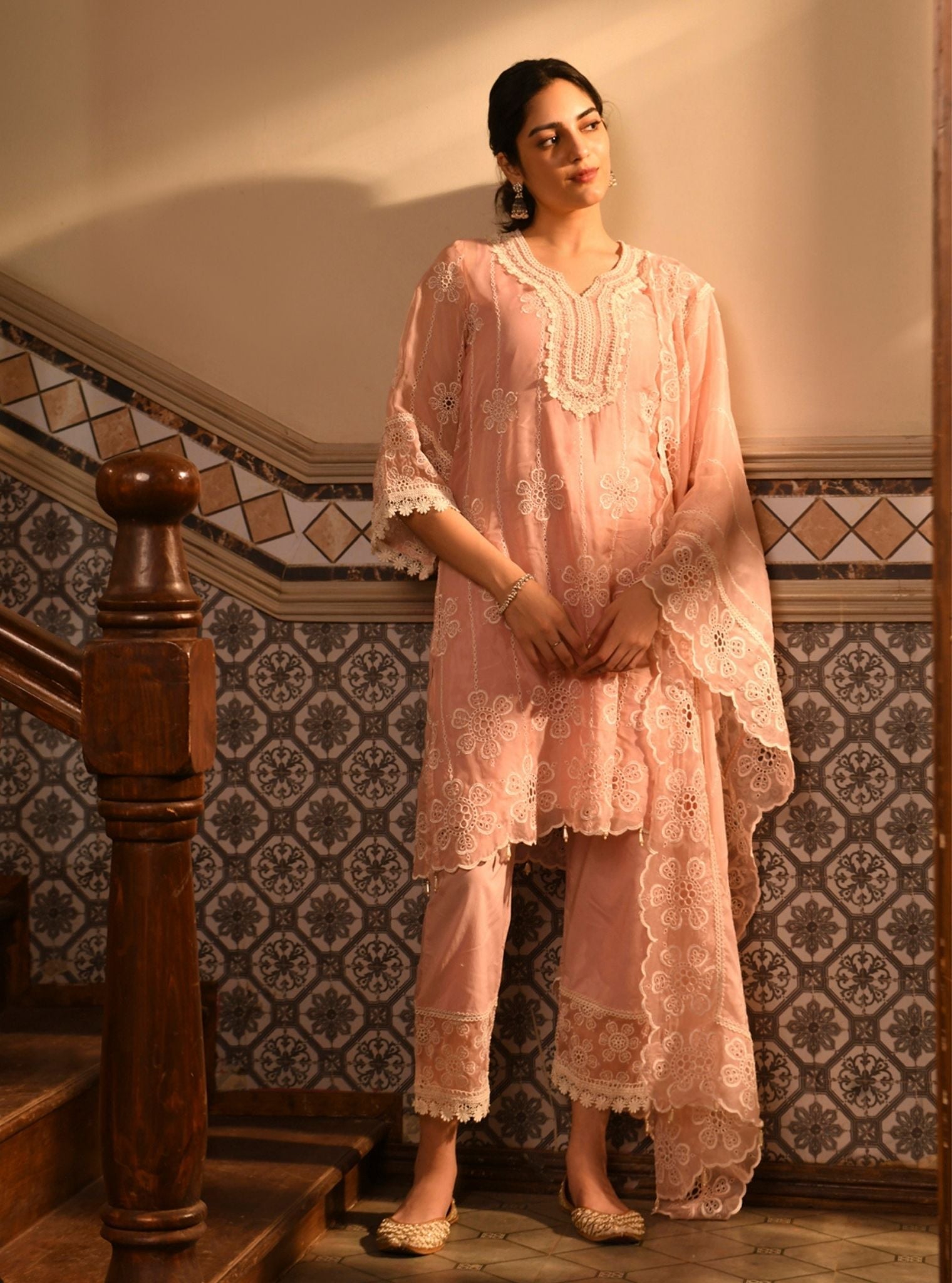 Mulmul Organza Bita Pink Kurta With Mulmul Cotton Bita Pink Pant