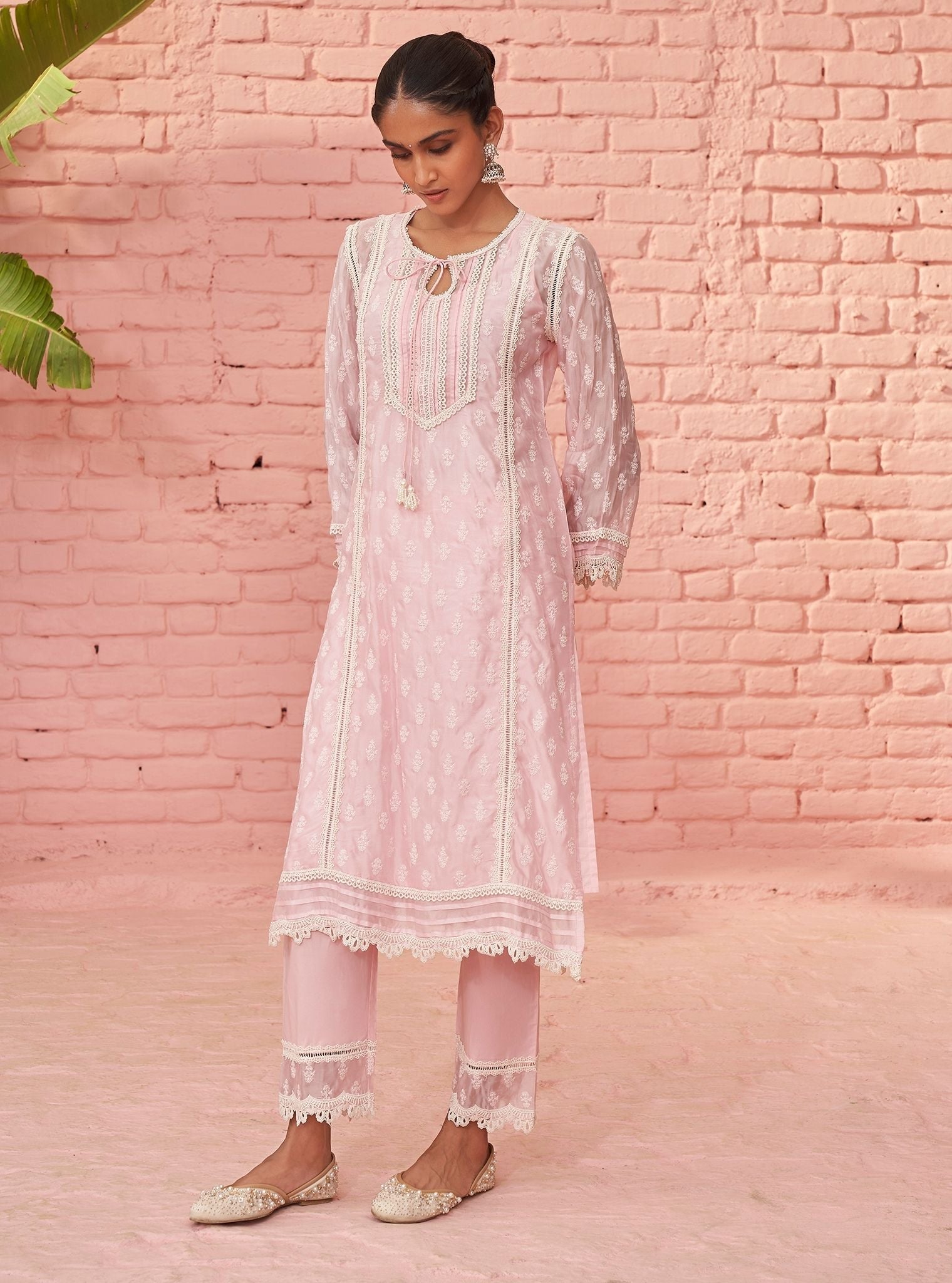 Mulmul Oganza Aarina Pink Kurta With Mulmul Cotton Aarina Pink Pant