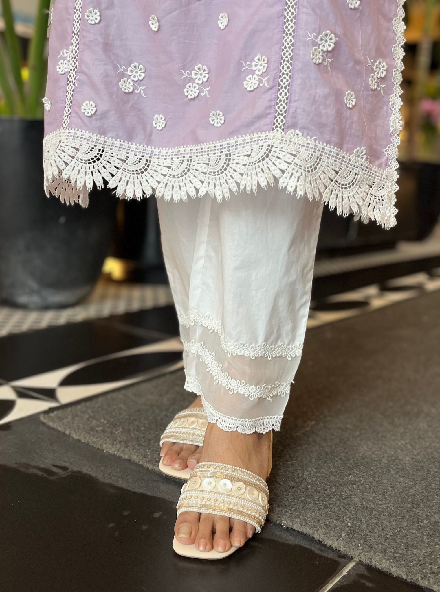 Mulmul Cotton Meha Lilac Kurta With Mulmul Cotton Kishi White Pant