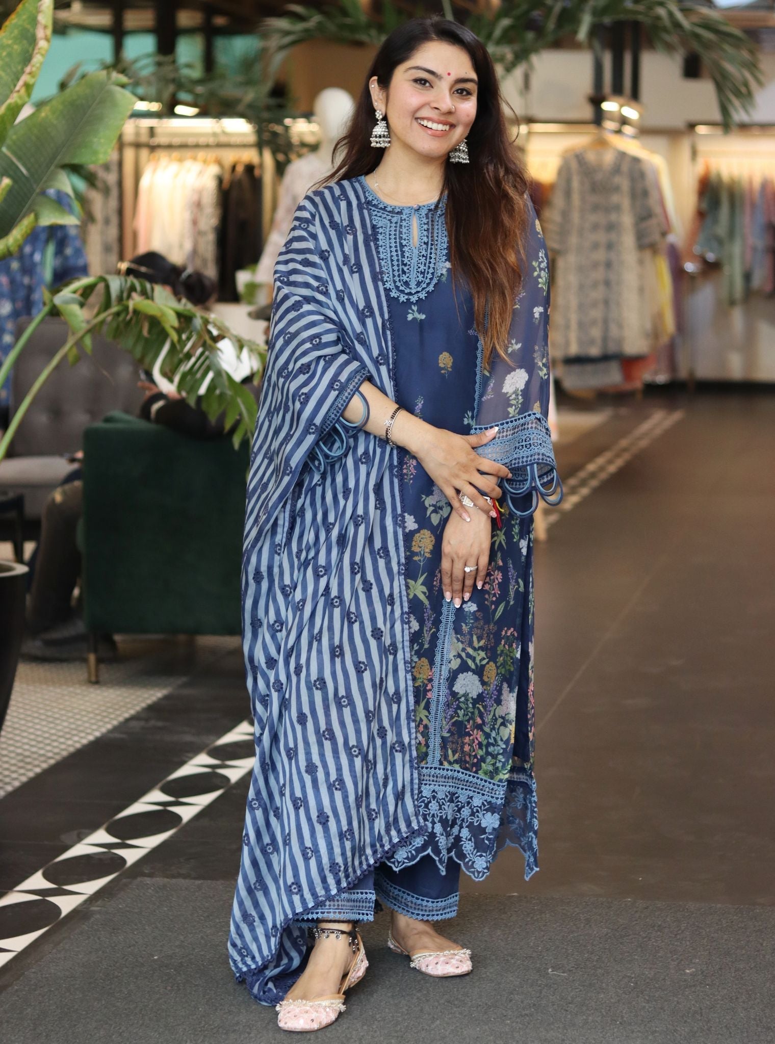 Mulmul Organza Neda Navy Printed Kurta With Mulmul Cotton Neda Navy Pant