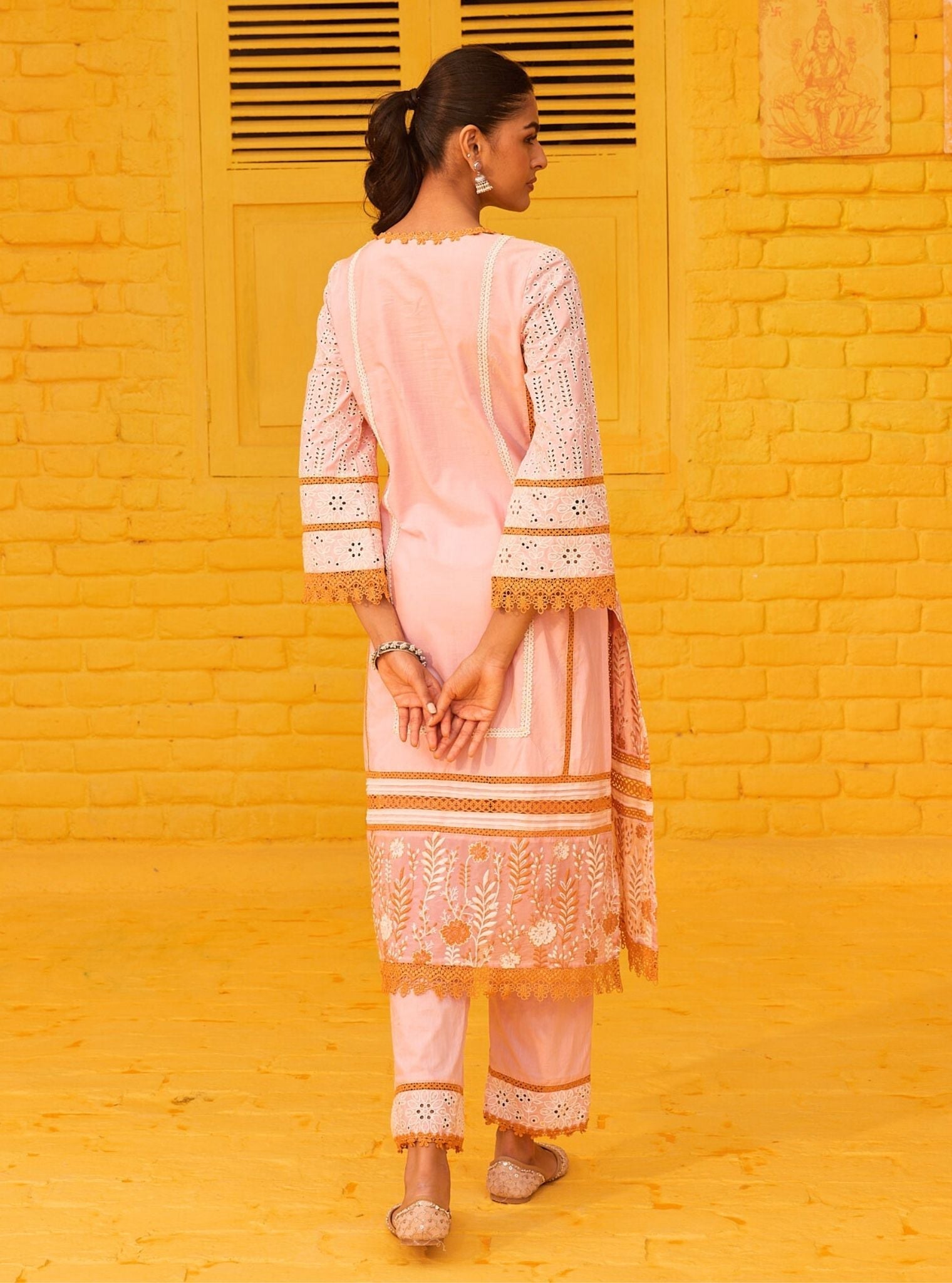 Mulmul Cotton Maithali Pink Kurta With Mulmul Cotton Maithali Pink Pant