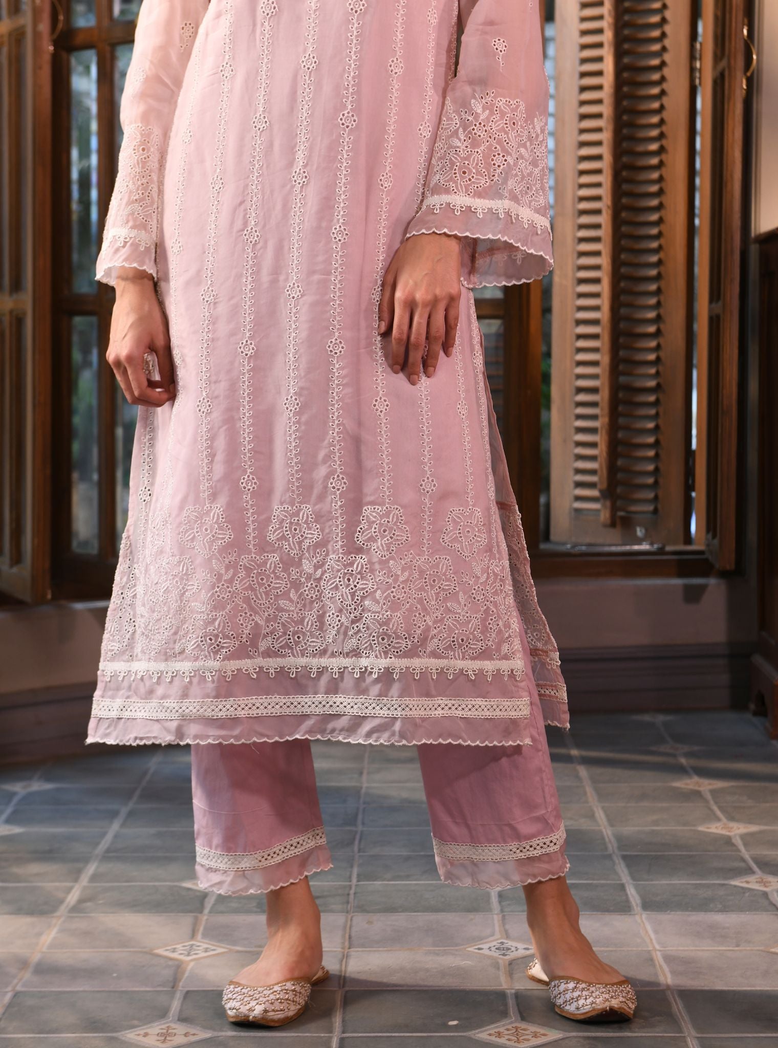 Mulmul Organza Parisa Dusty Pink Kurta With Mulmul Cotton Parisa Dusty Pink Pant