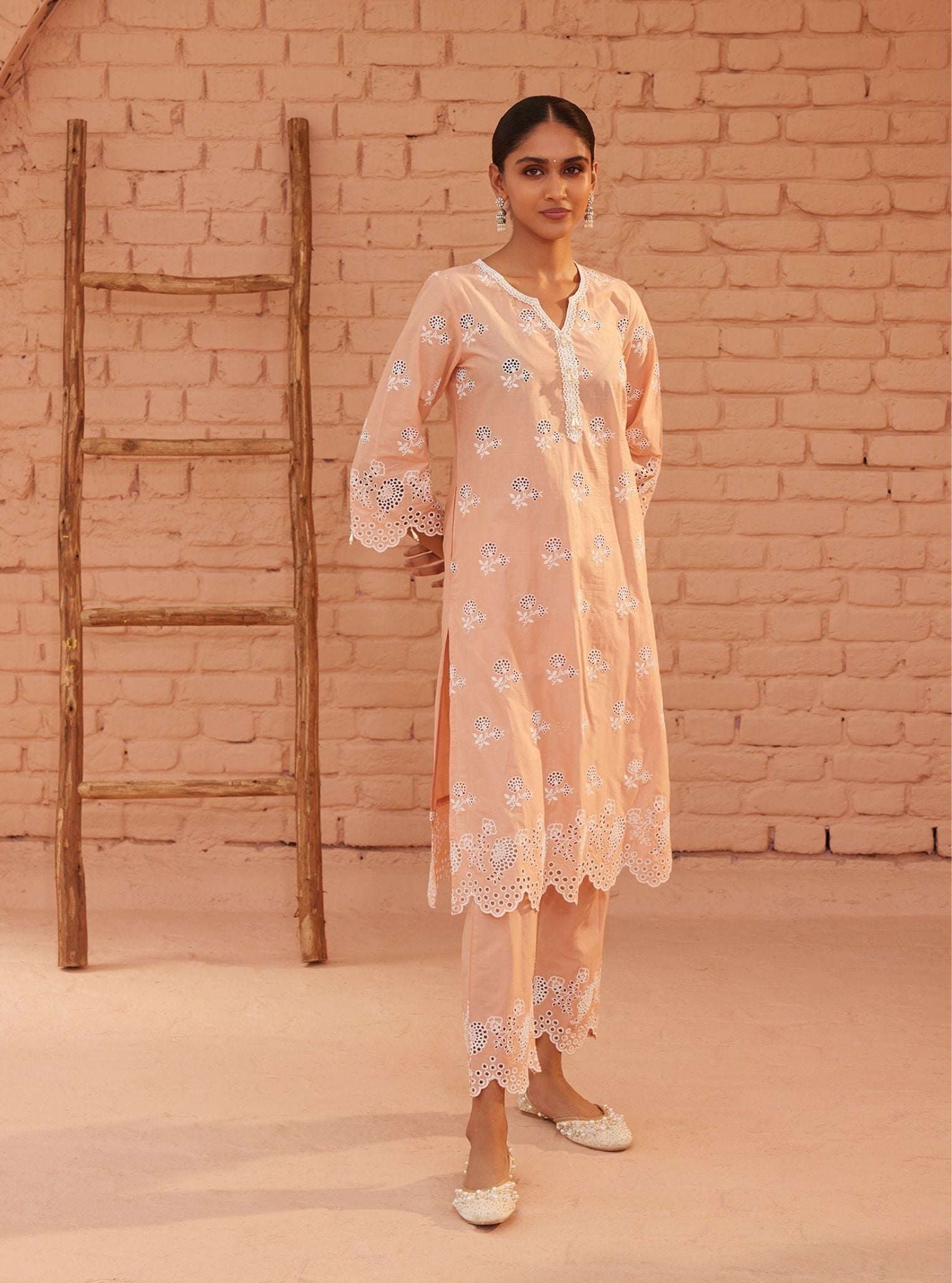 Mulmul Cotton Dahna Peach Kurta With Mulmul Cotton Dahna Peach Pant