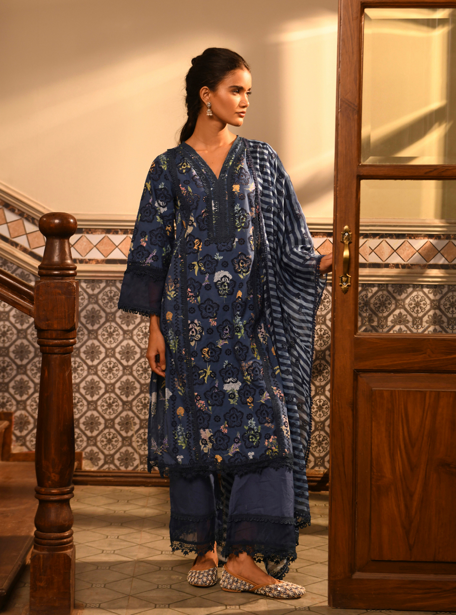 Mulmul Cotton Binita Navy Printed Kurta With Mulmul Cotton Binita Navy Pant