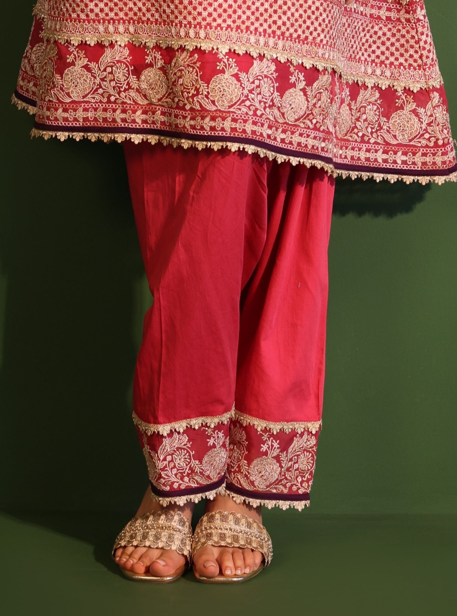 Mulmul Organza Suhana Fuschia Kurta With Mulmul Suhana Fuschia Pant