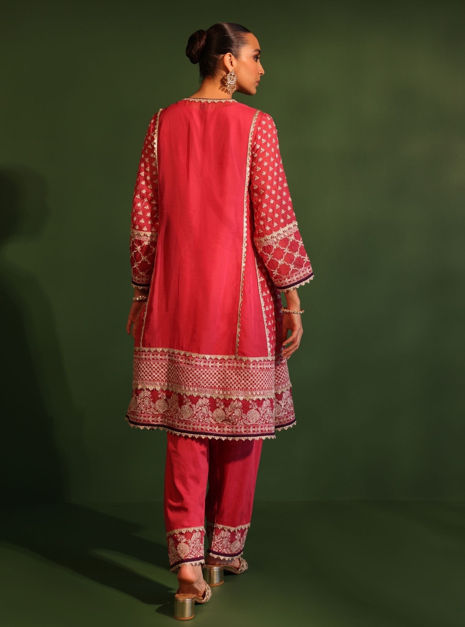 Mulmul Organza Suhana Fuschia Kurta With Mulmul Organza Suhana Fuschia Kurta