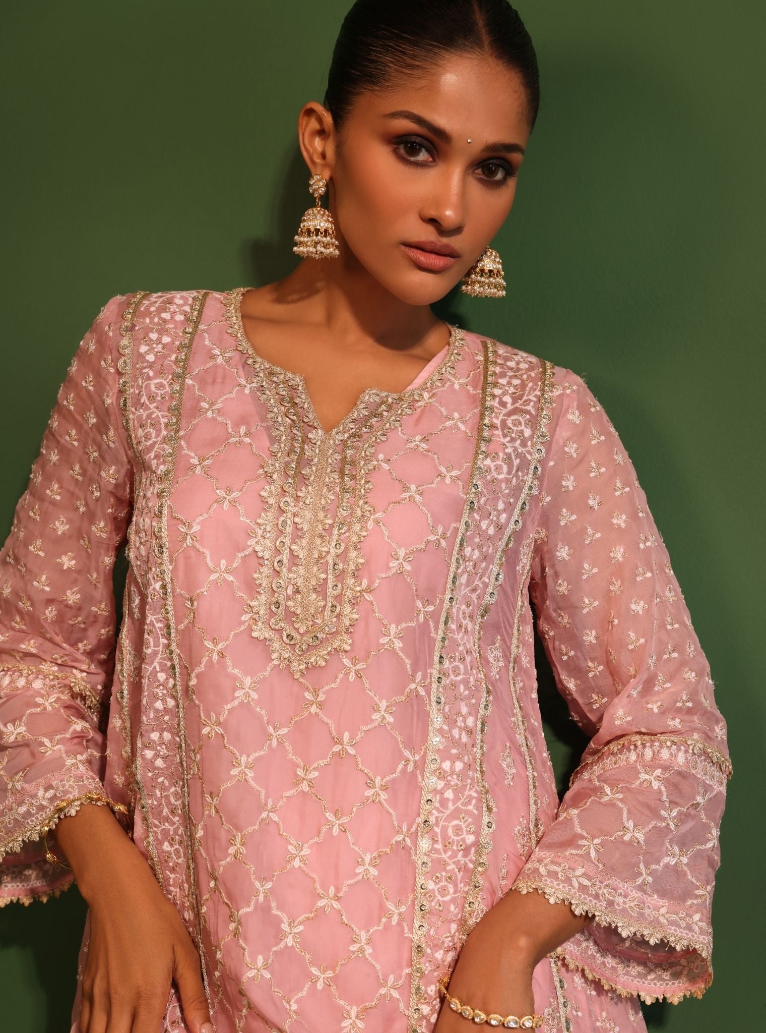 Mulmul Organza Suhana Onion Pink Kurta With Mulmul Organza Suhana Onion Pink Kurta