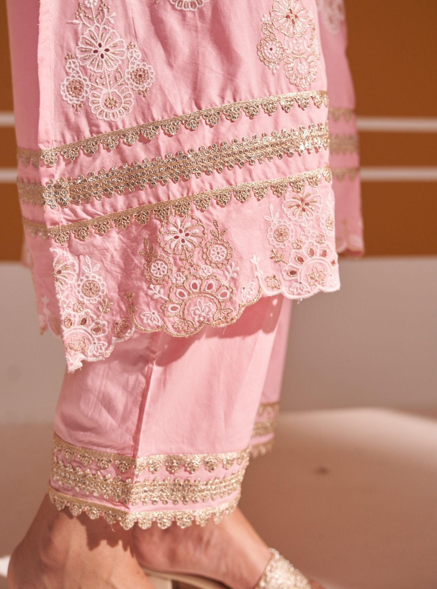 Mulmul Cotton Kaeo Pink Kurta With Mulmul Cotton Kaeo Pink Pant