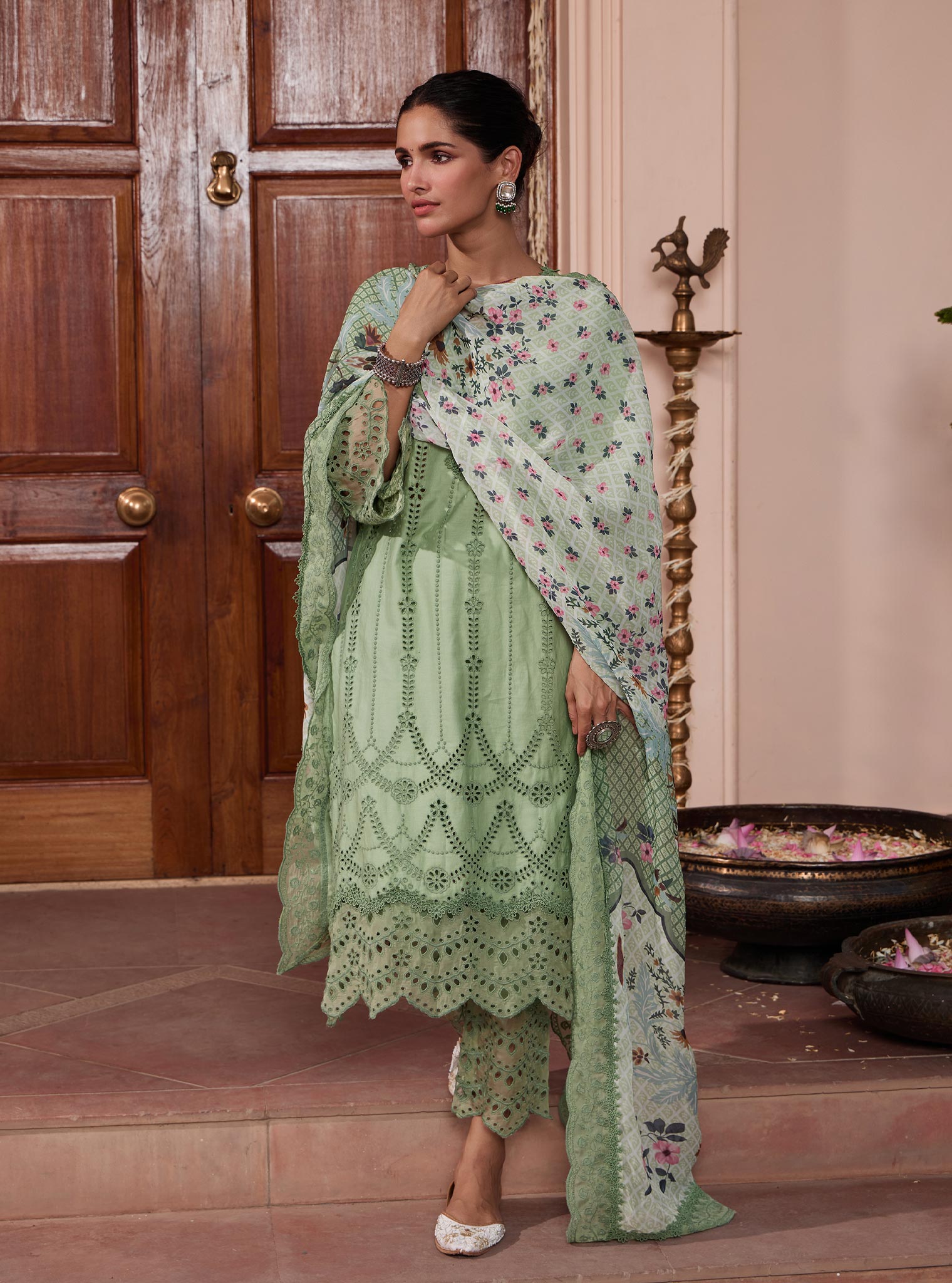 Mulmul Pima Vachi Green Kurta with Mulmul Pima Vachi Green Pant