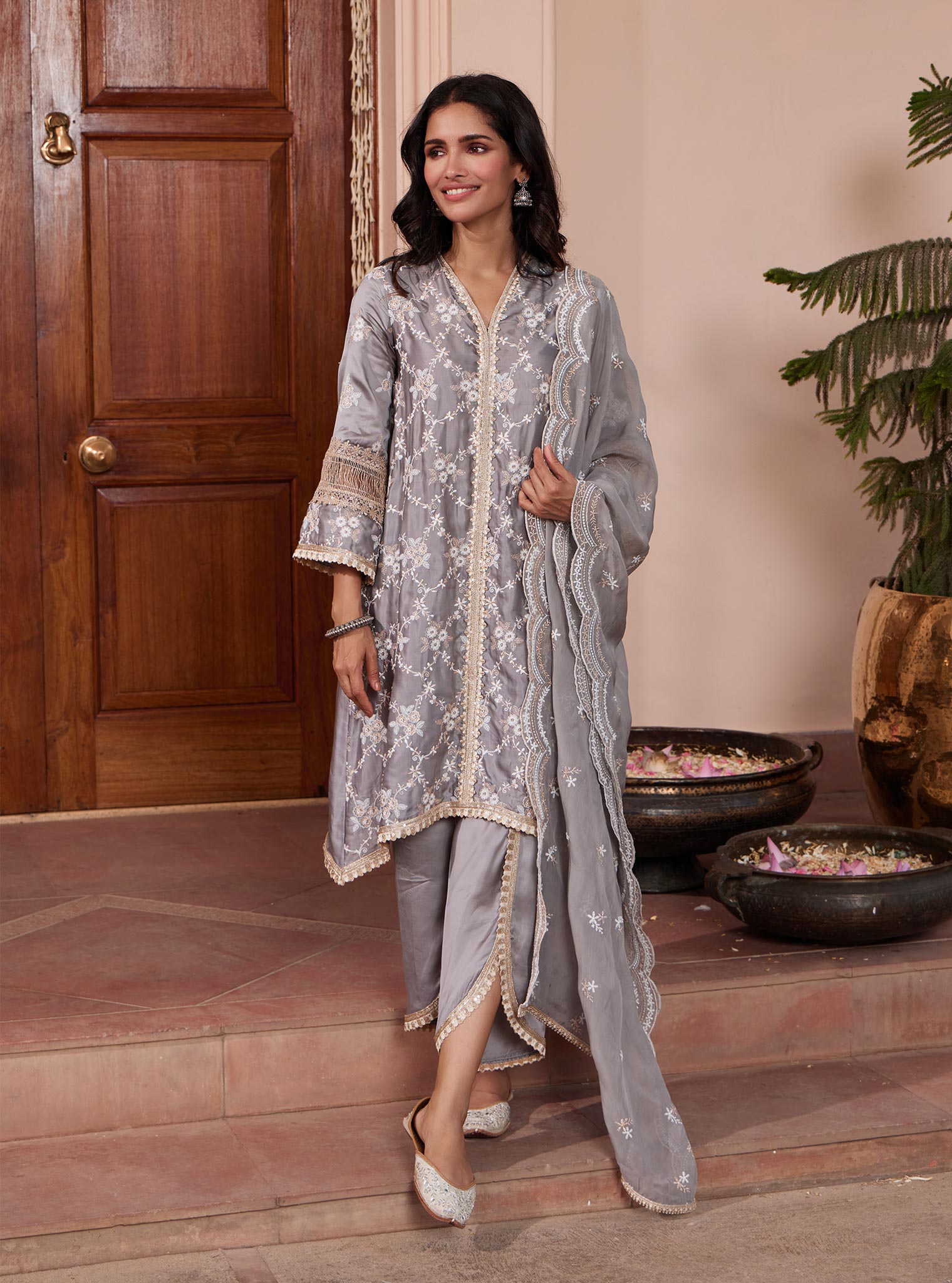 Mulmul Cupro Dvija Grey Kurta with Mulmul Cupro Dvija Grey Pant