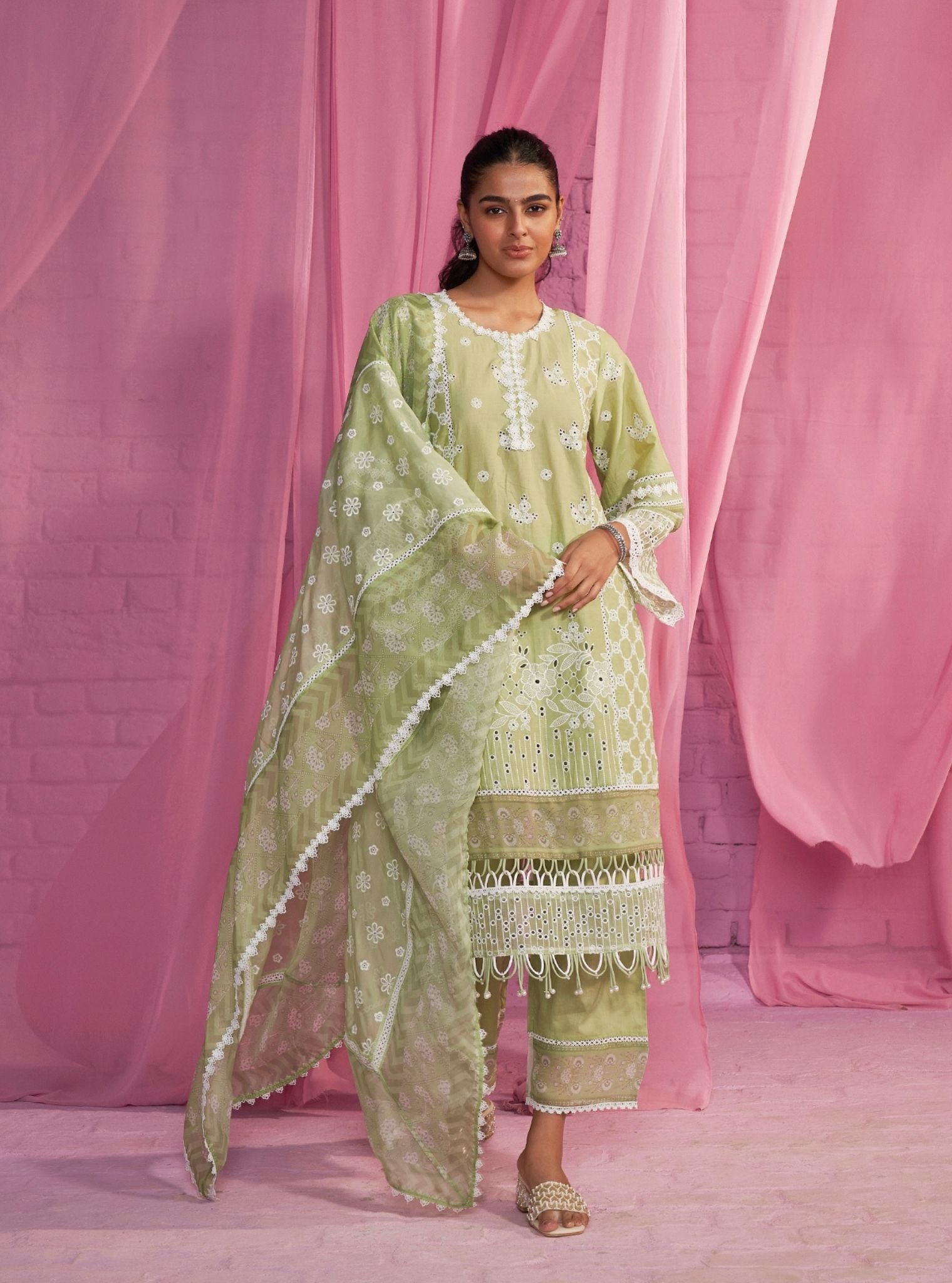 Mulmul Cotton Dhitya Light Green Kurta With Mulmul Cotton Dhitya Light Green Pant