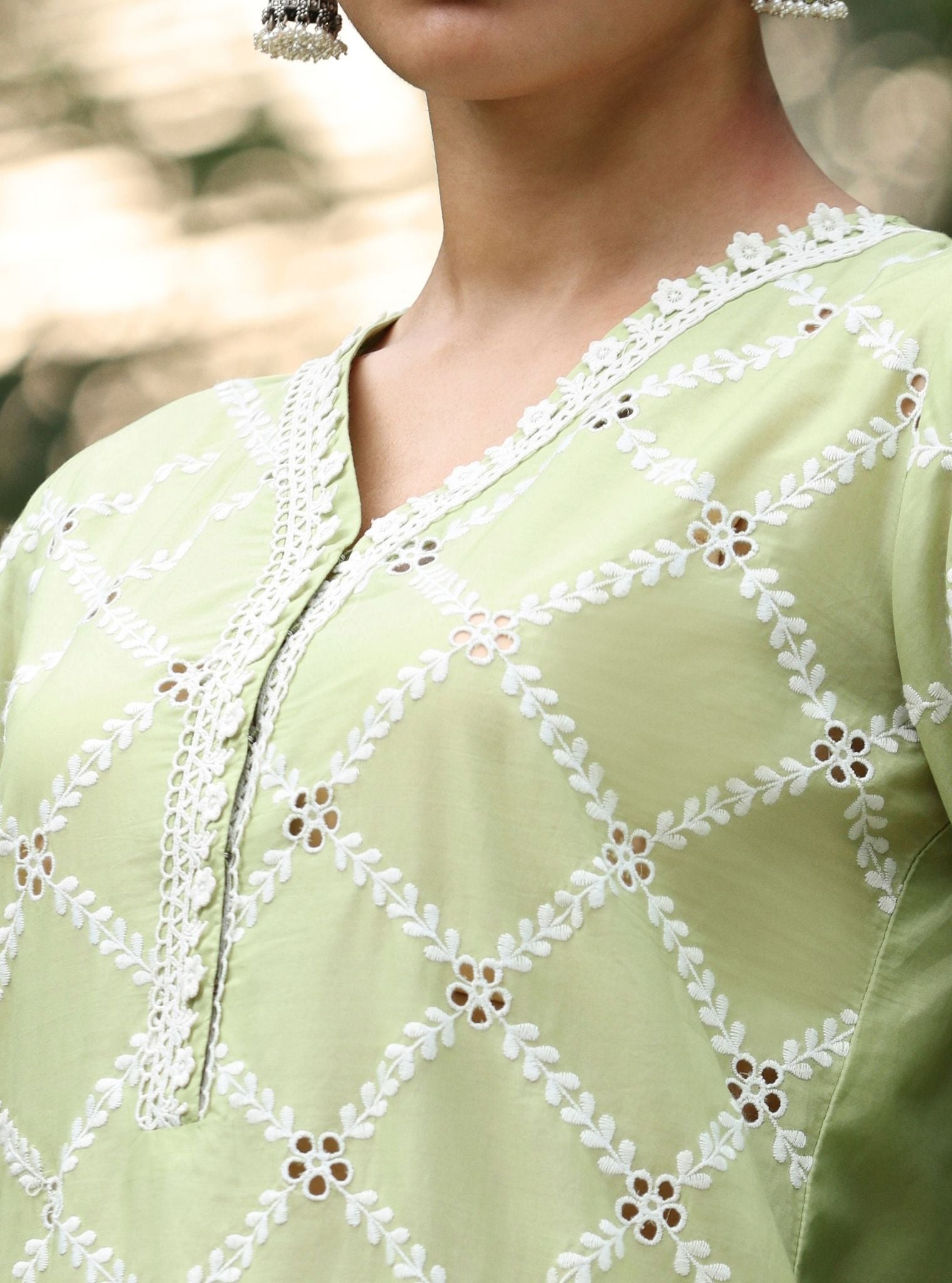 Mulmul Cotton Eesvari Light Green Kurta With Mulmul Cotton Revora White Pant