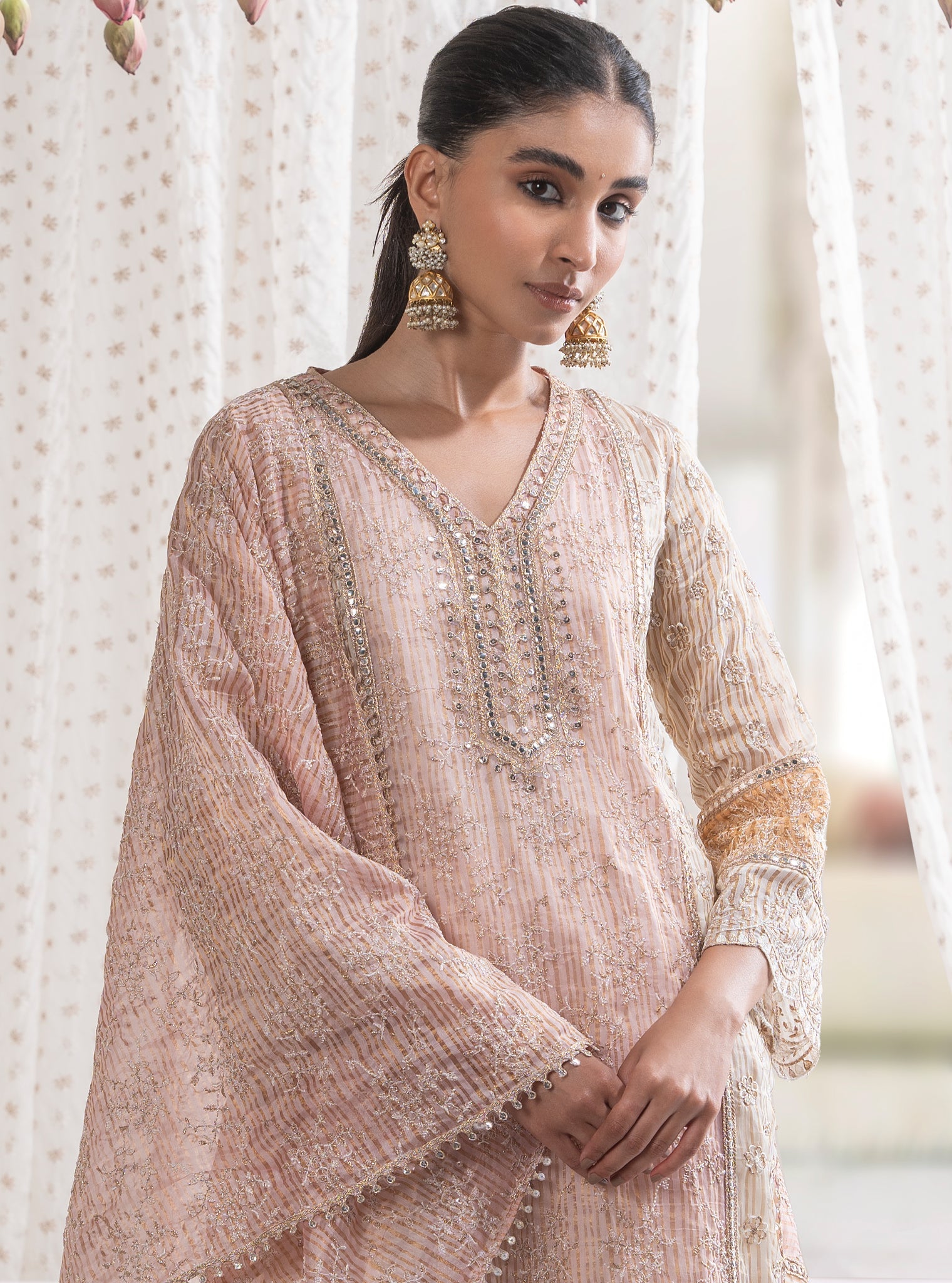 Mulmul Banarsi Aboli Pink Kurta With Mulmul Banarsi Aboli Pink Pant