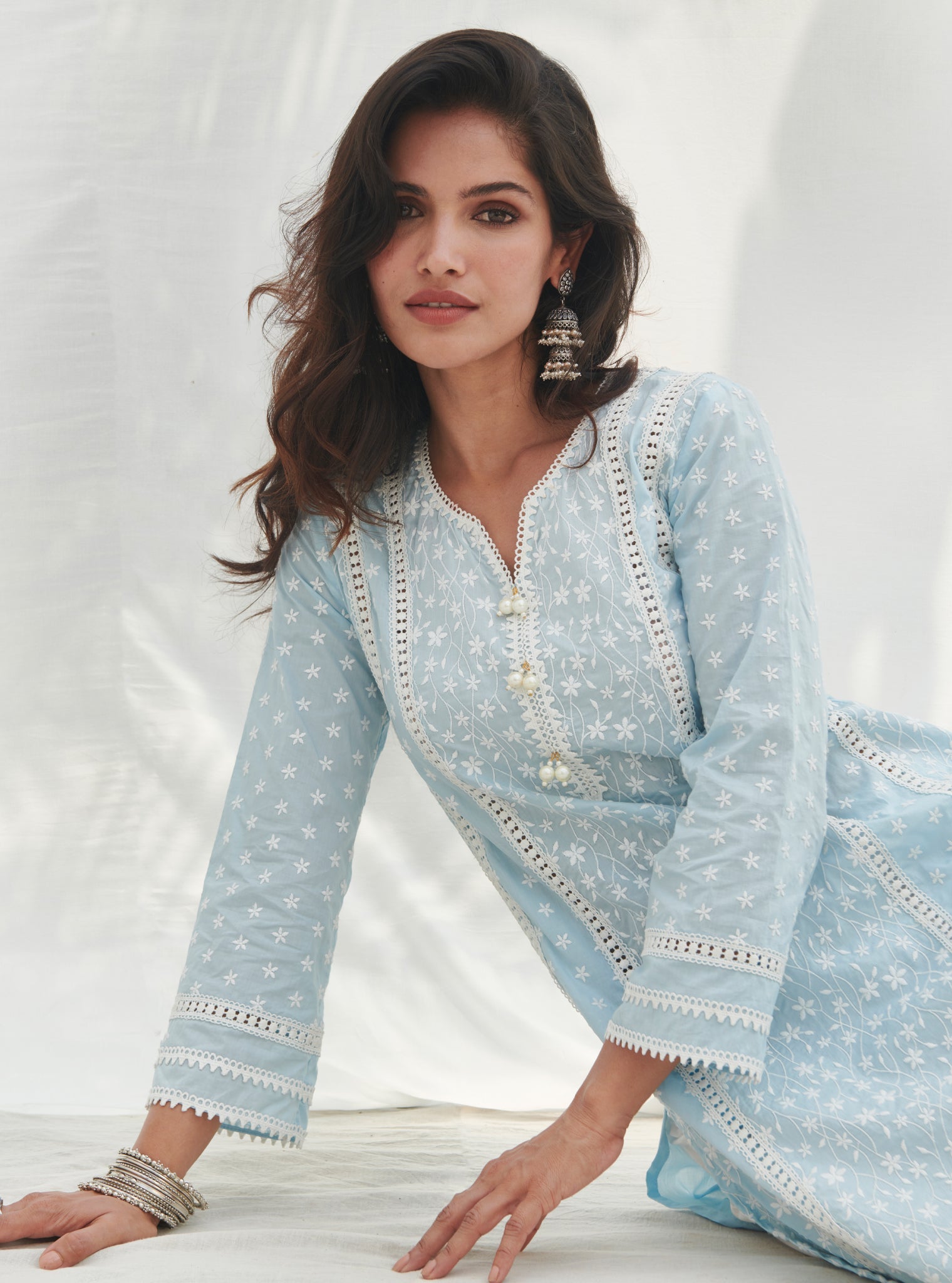 Mulmul Cotton Moira blue Kurta With Mulmul Cotton Emb Rounded Hem White Pant