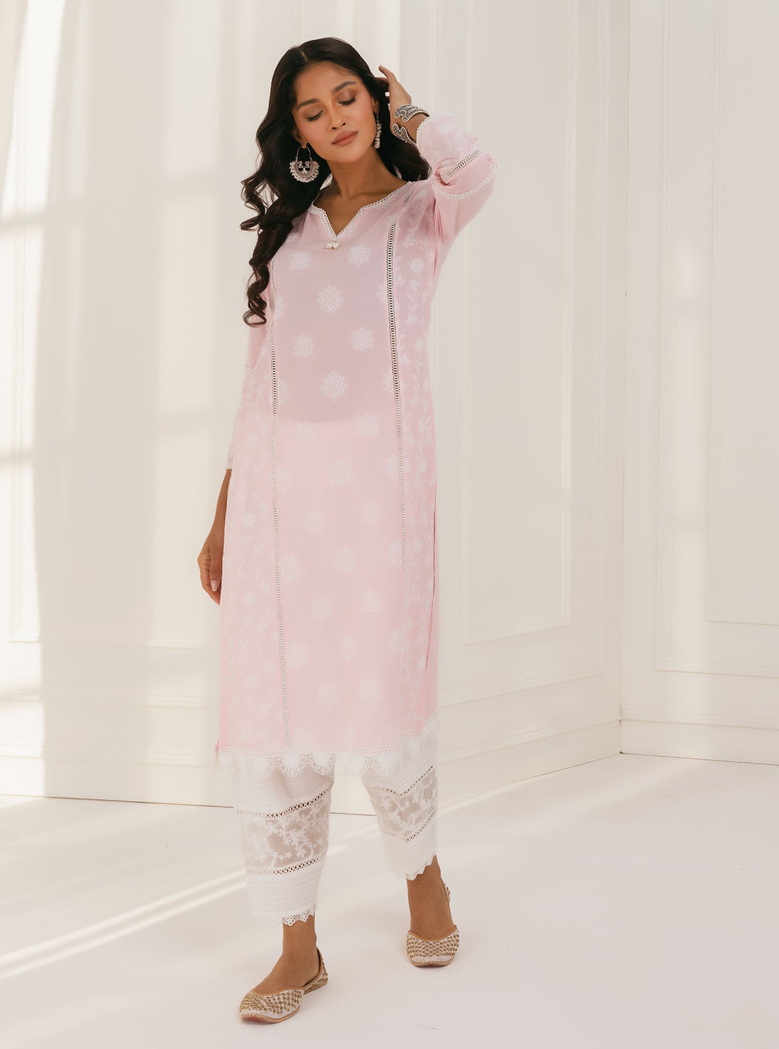 Mulmul Cotton Kannur Pink Kurta With Floral Organza White Panelled Salwar