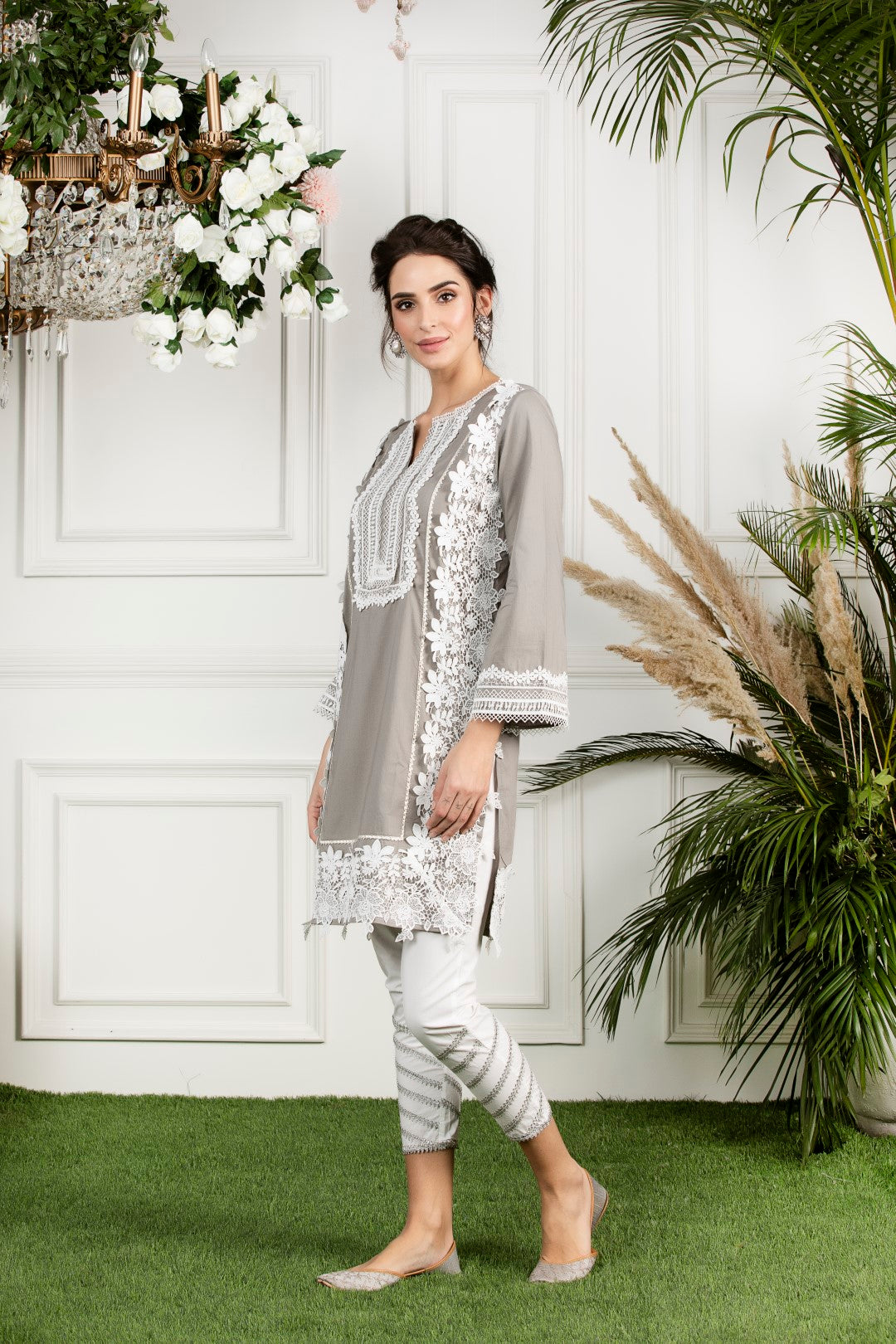 Mulmul Cotton Quill Kurta With Gota Daigonal Pyajamas