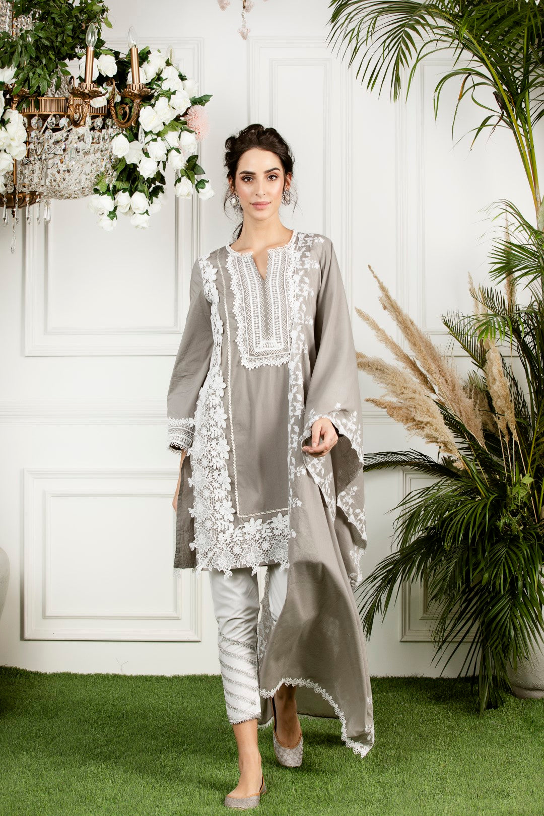 Mulmul Cotton Quill Kurta With Gota Daigonal Pyajamas