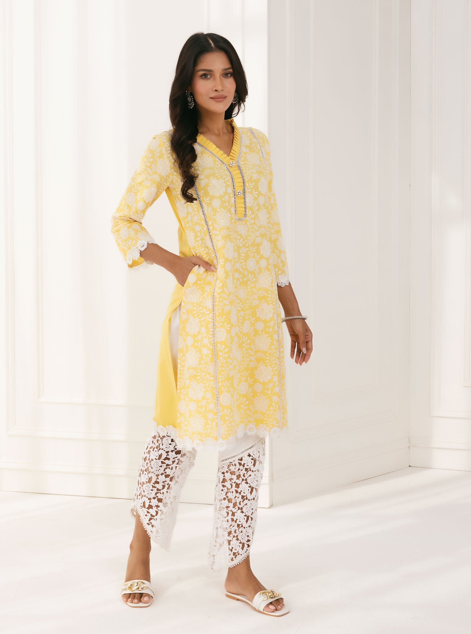 Mulmul Cotton Syari Yellow Kurta With Tulip Lace White Pant