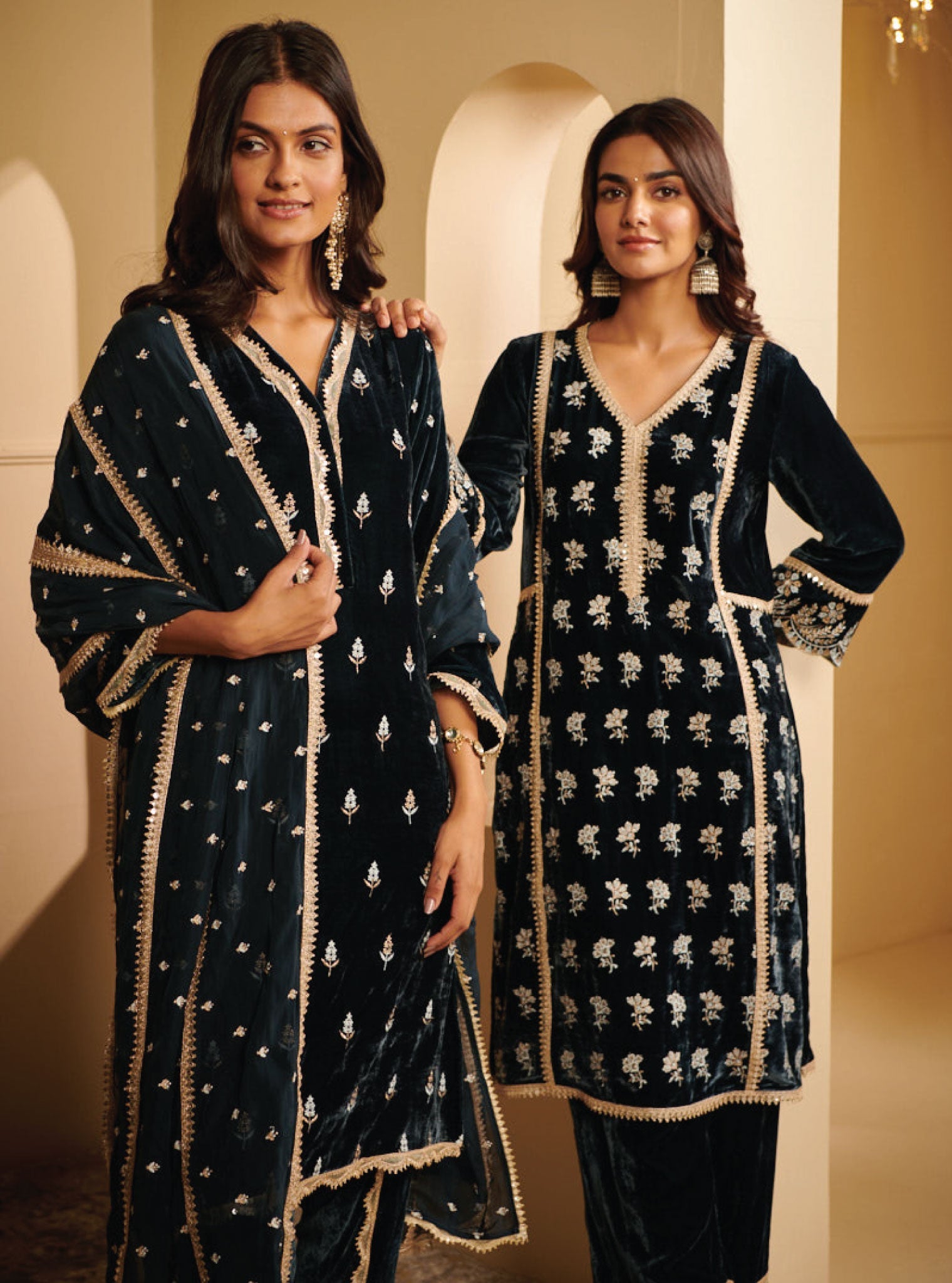 Mulmul Velvet Naia Navy Kurta With Naia Navy Pant