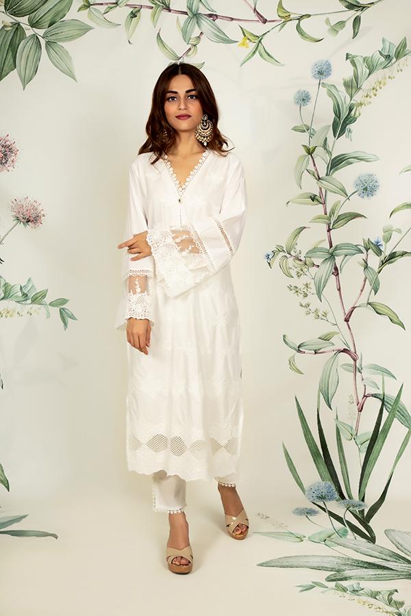 Mulmul Petunia White Kurta with Slit pyajamas