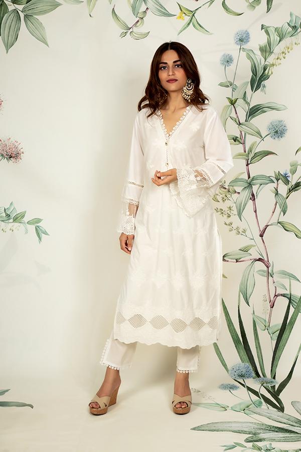 Mulmul Petunia White Kurta with Slit pyajamas