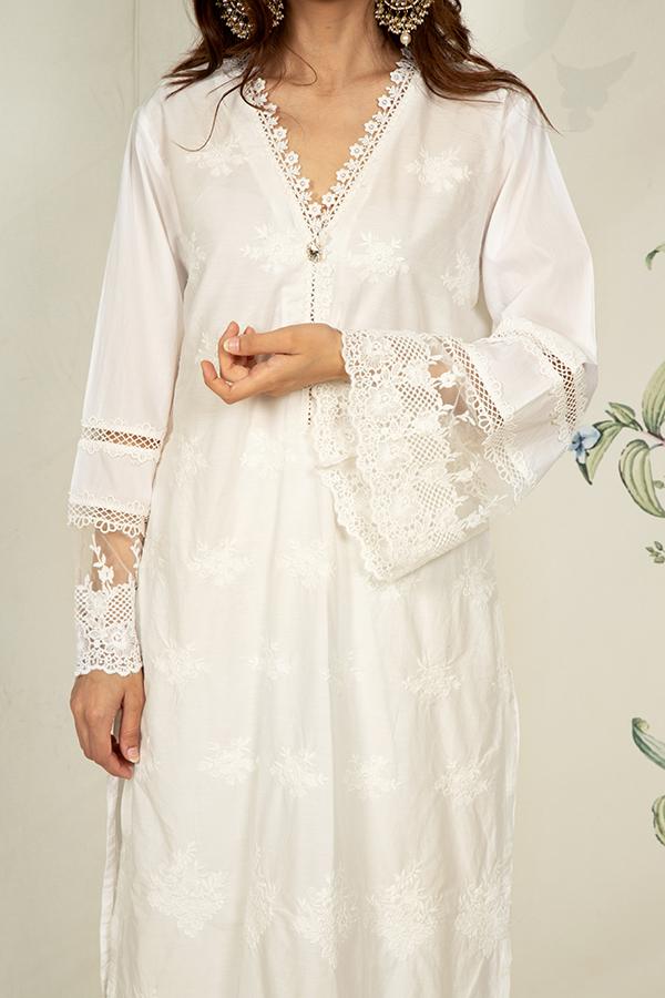 Mulmul Petunia White Kurta with Slit pyajamas