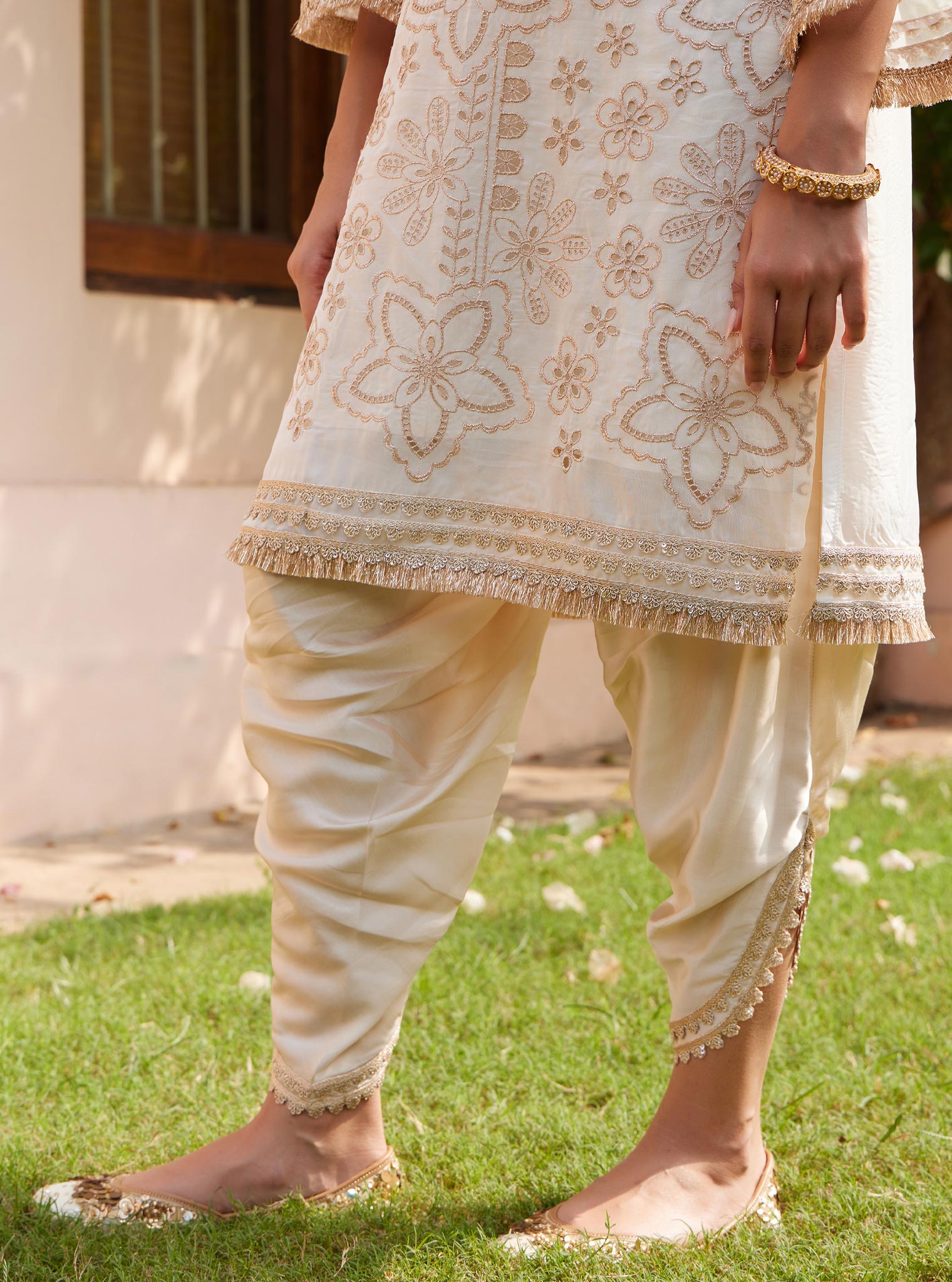 Mulmul Organza Ekani Off white Kurta with Mulmul Cupro Ekani Off white Salwar