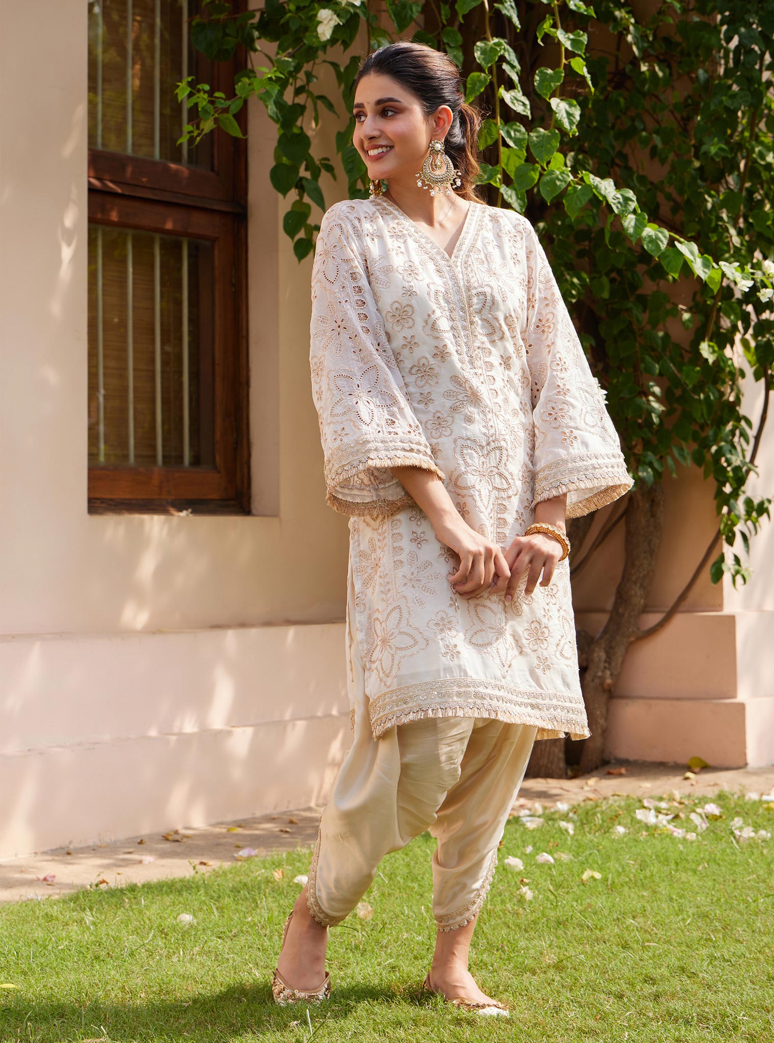 Mulmul Organza Ekani Off white Kurta with Mulmul Cupro Ekani Off white Salwar