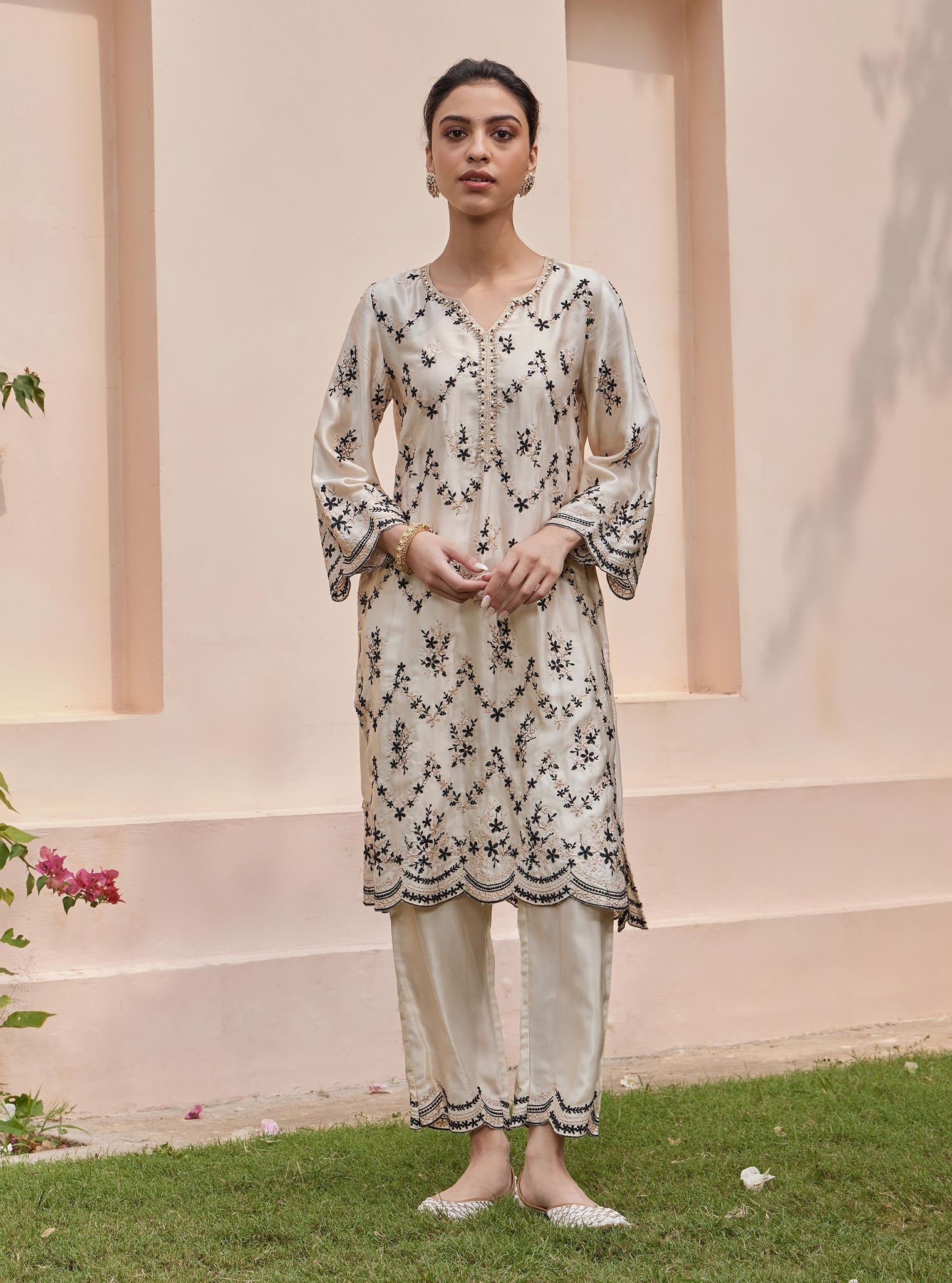 Mulmul Cupro Valaya Off white Kurta with Mulmul Cupro Valaya Off white Pant