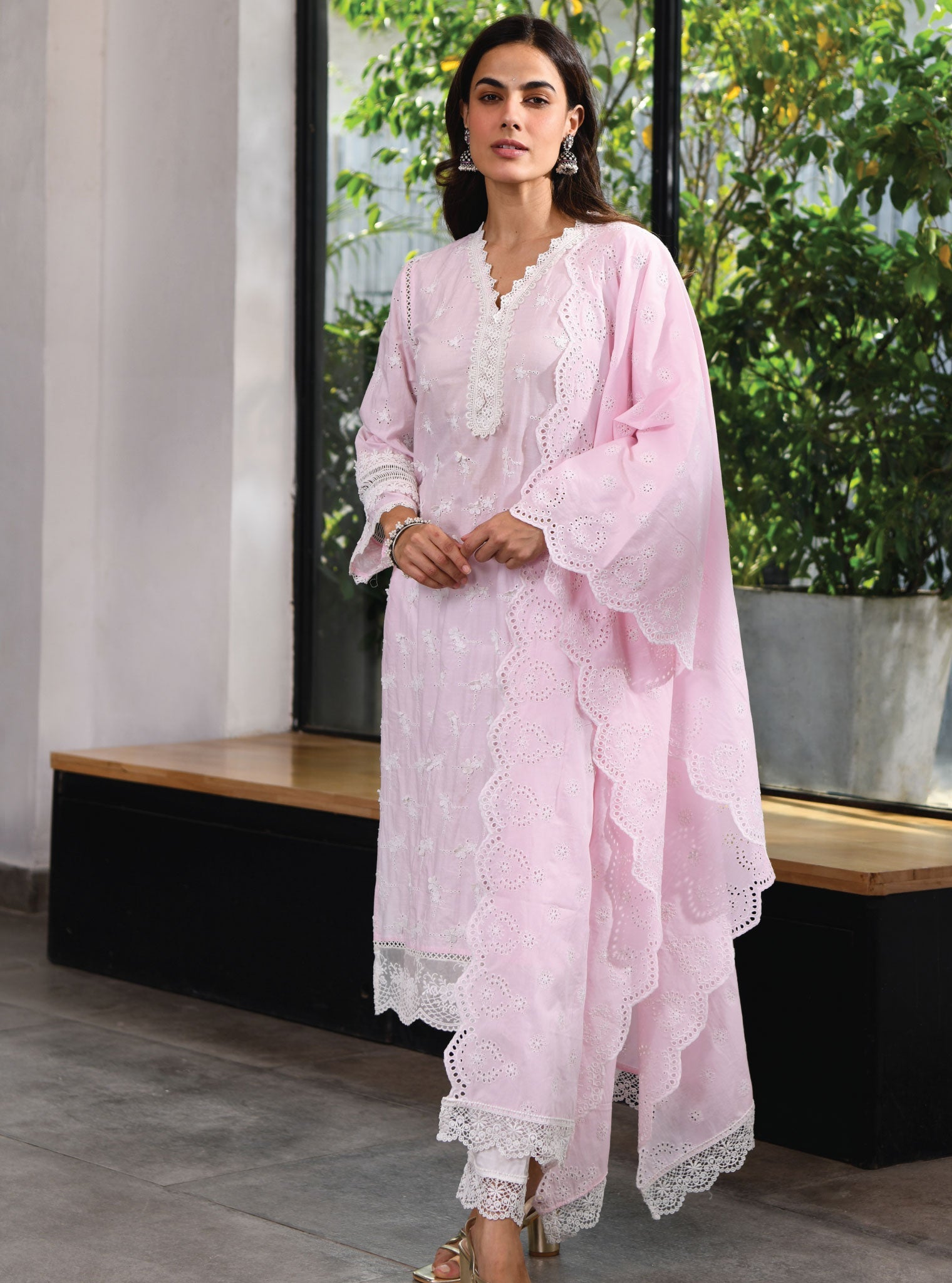 Mulmul Cotton Salisbury Pink Kurta With Scallop Lace White Pant