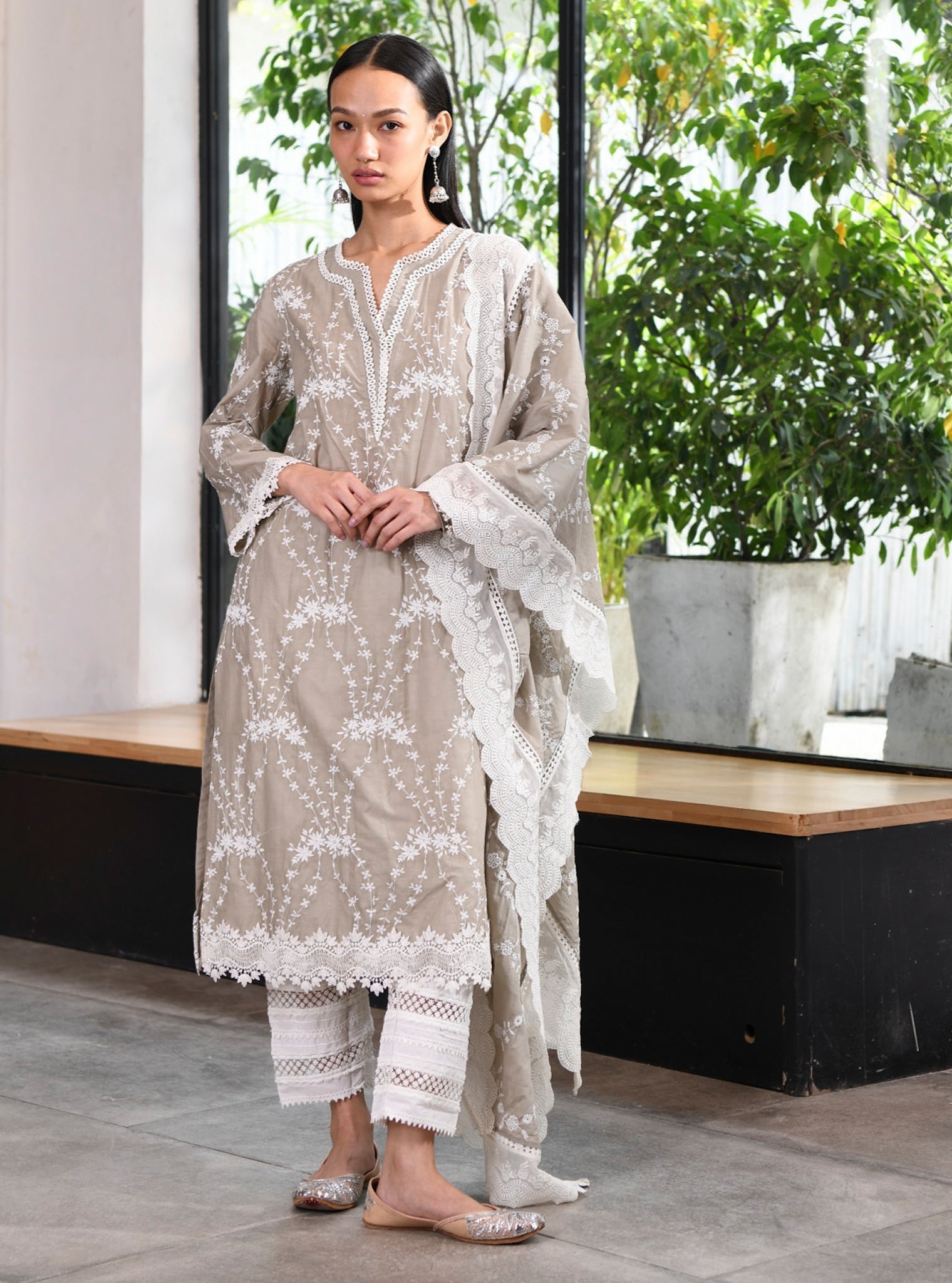 Mulmul Cotton Cindy Grey Kurta With Mulmul Cotton Floral Ladder Slim White Pant