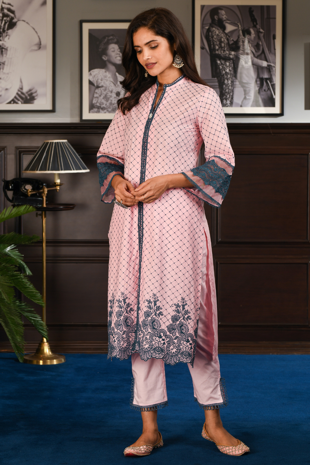 Mulmul Cotton Cayo Pink Kurta With Pink Slit pyajamas