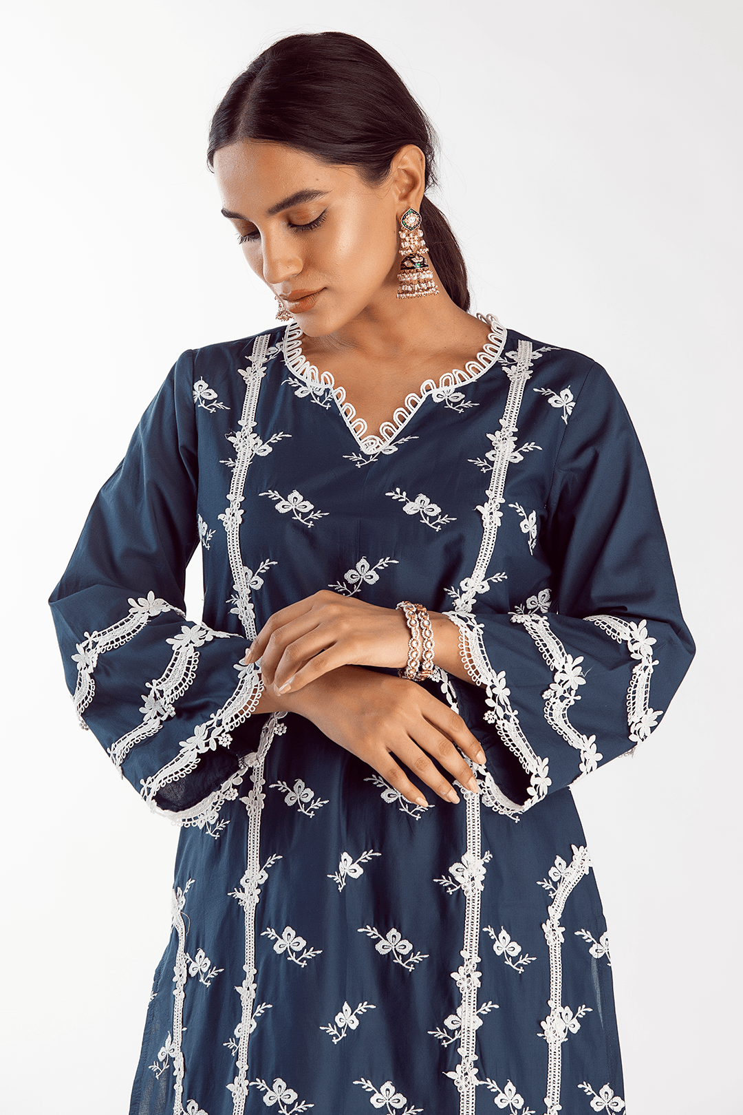 Mulmul Cotton Eternity Navy Kurta With Lace Bell Bottom White