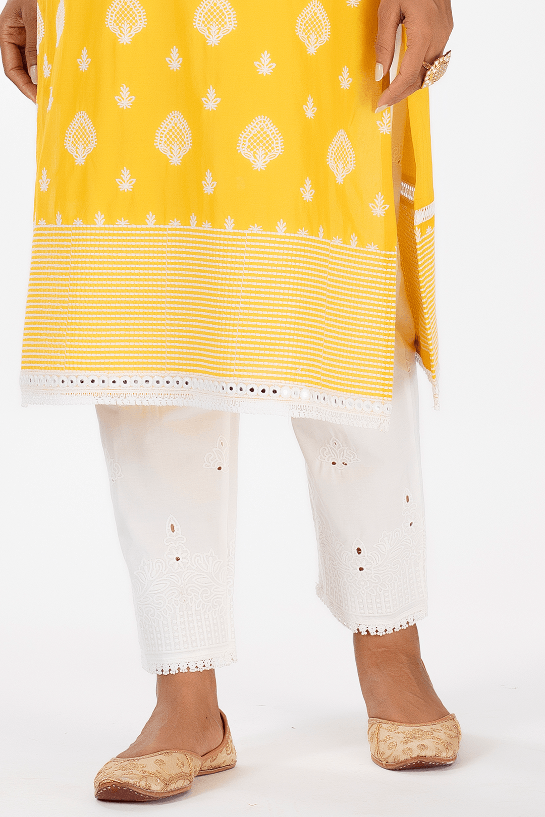 Mulmul Cotton Gene Mango Kurta With Emb Eyelet Pant White