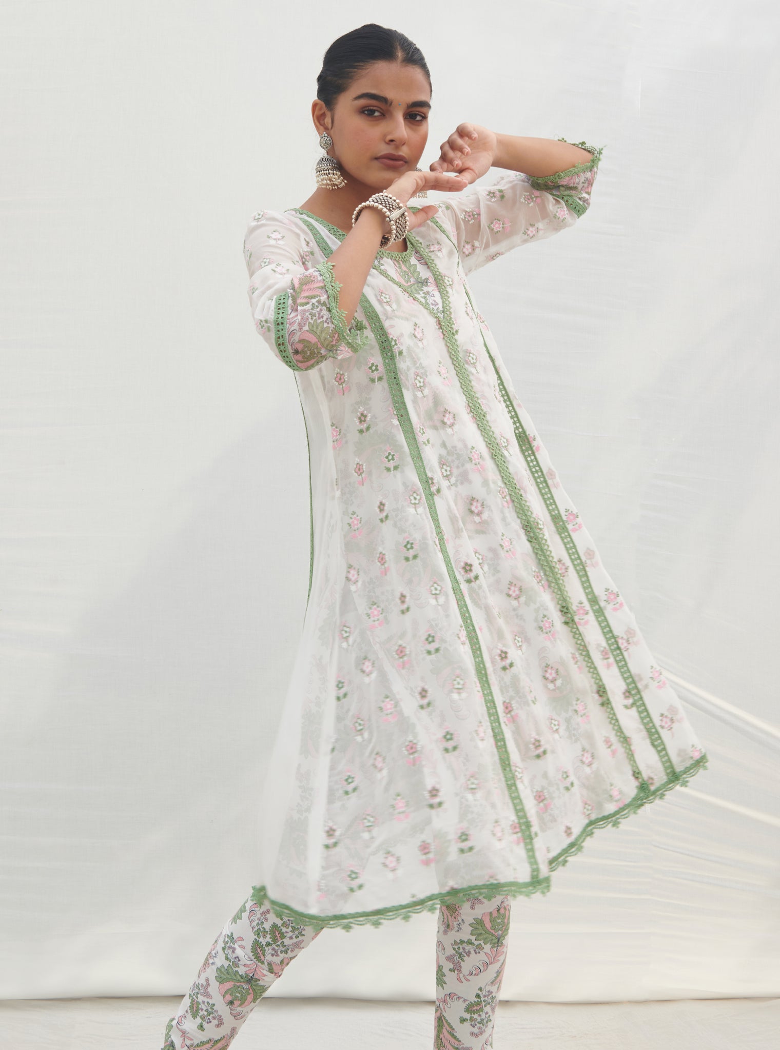 Mulmul Organza Leilani Green Kurta With Mulmul Cotton Leilani Churidar Green Pyajami