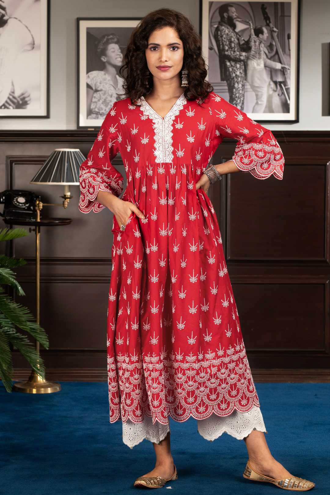 Llaria kurta