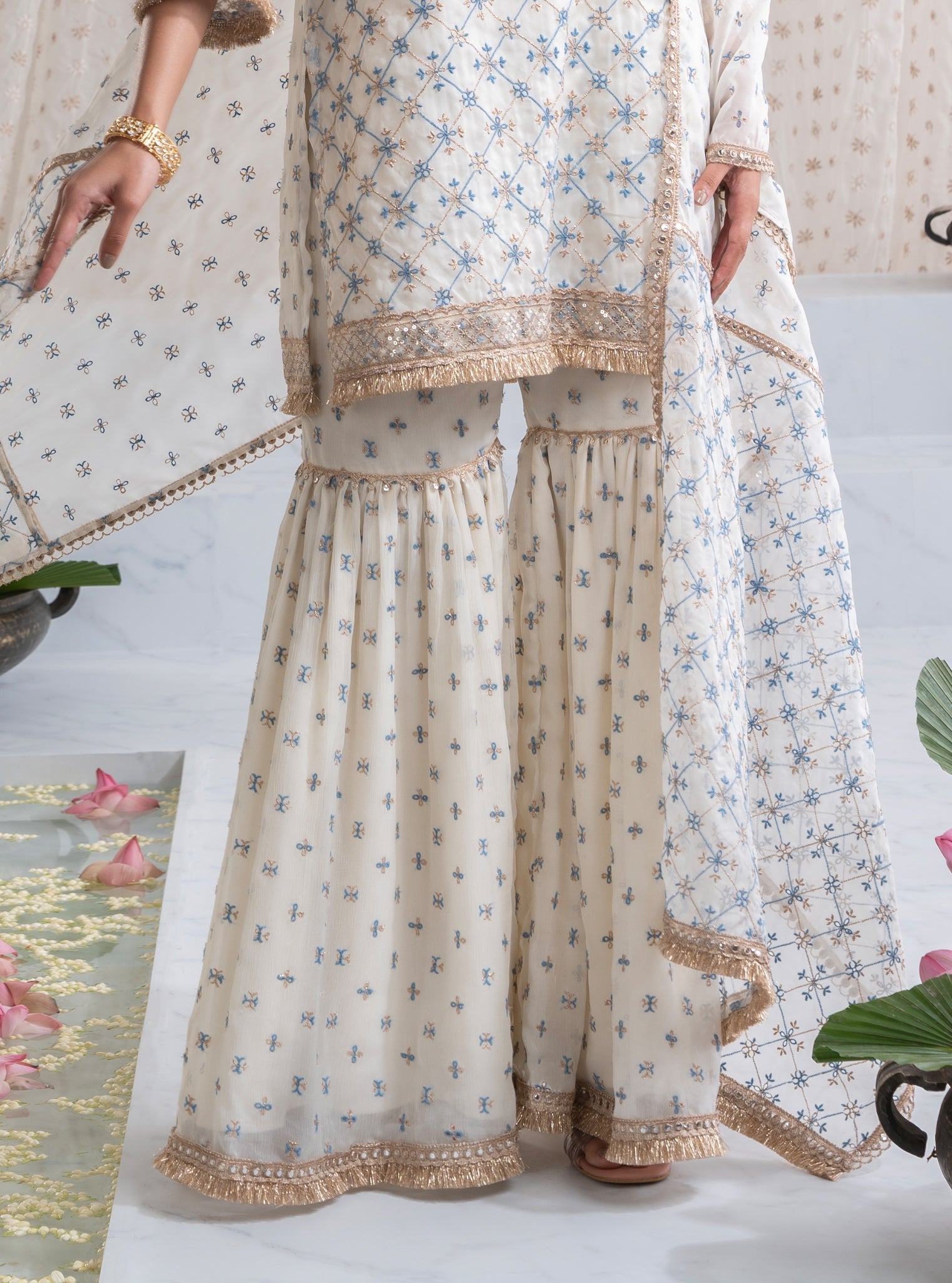 Mulmul Organza Makhna Off White Kurta With Mulmul Chiffon Makhna Off White Garara