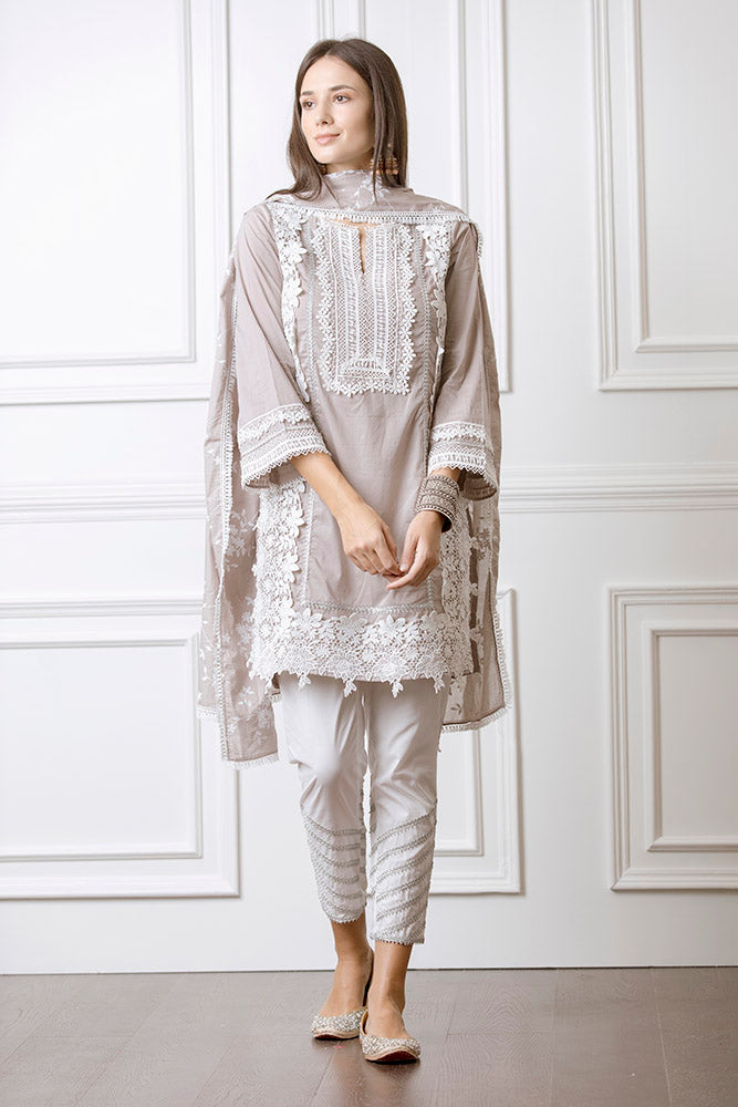 Mulmul Quill Grey Kurta with Gota Diagonal Pyajama