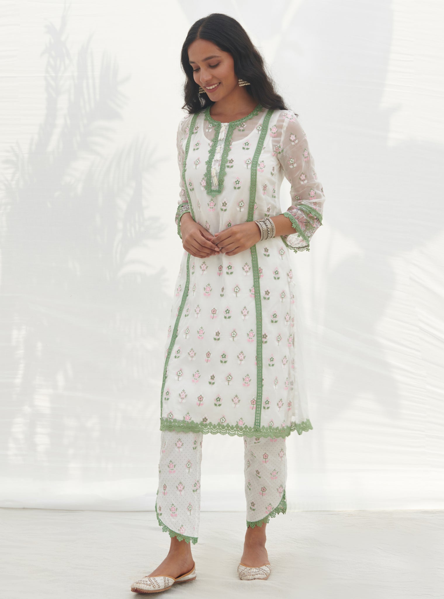 Mulmul Organza Laine Green Kurta With Mulmul Cotton Laine Green Pant