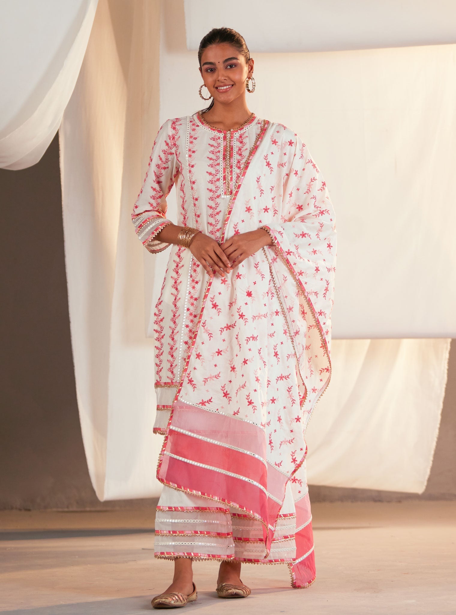 Mulmul Cotton Tiana Off White/Pink Kurta With Tiana Off White/Pink Pant