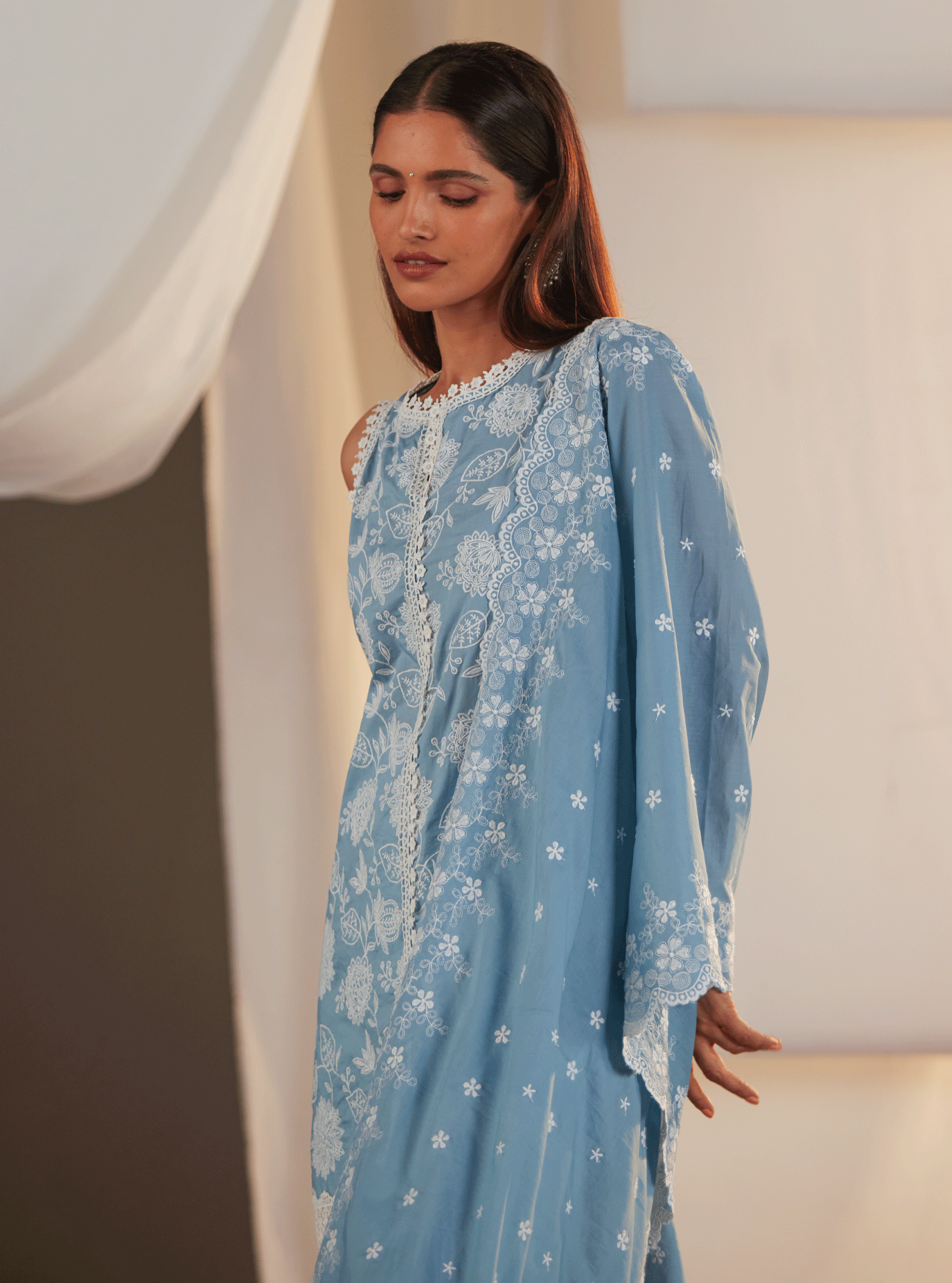 Mulmul Cotton kygo Teal Kurta With Mulmul Cotton Emb Eyelet White Pant