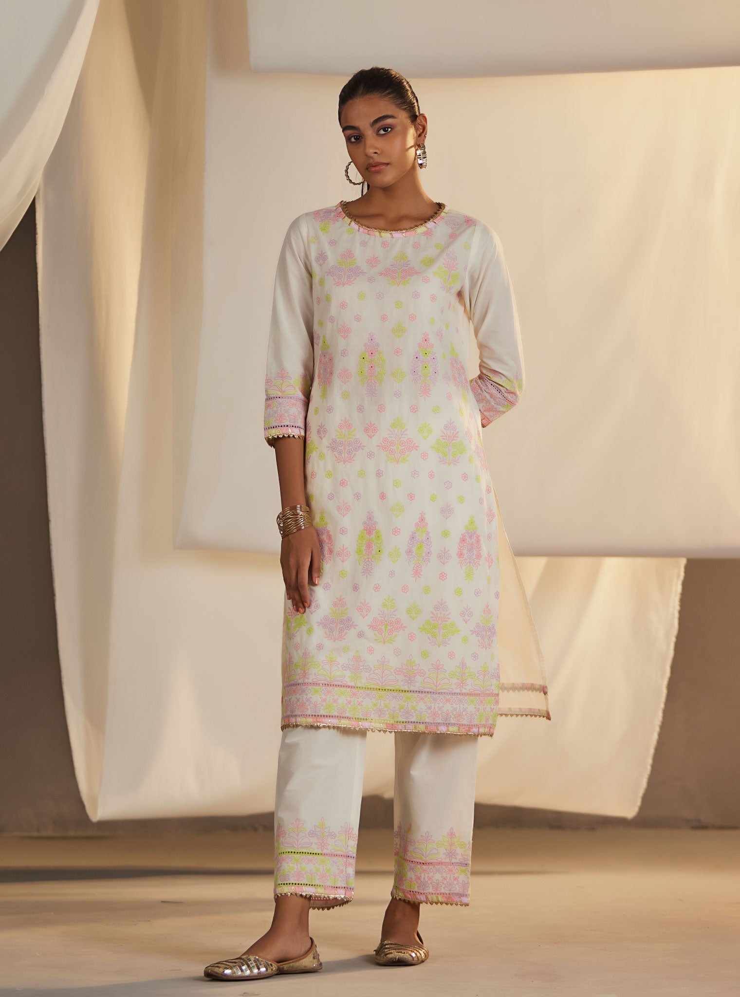 Mulmul Cotton Zahava Off White Kurta With Zahava Off White Pant